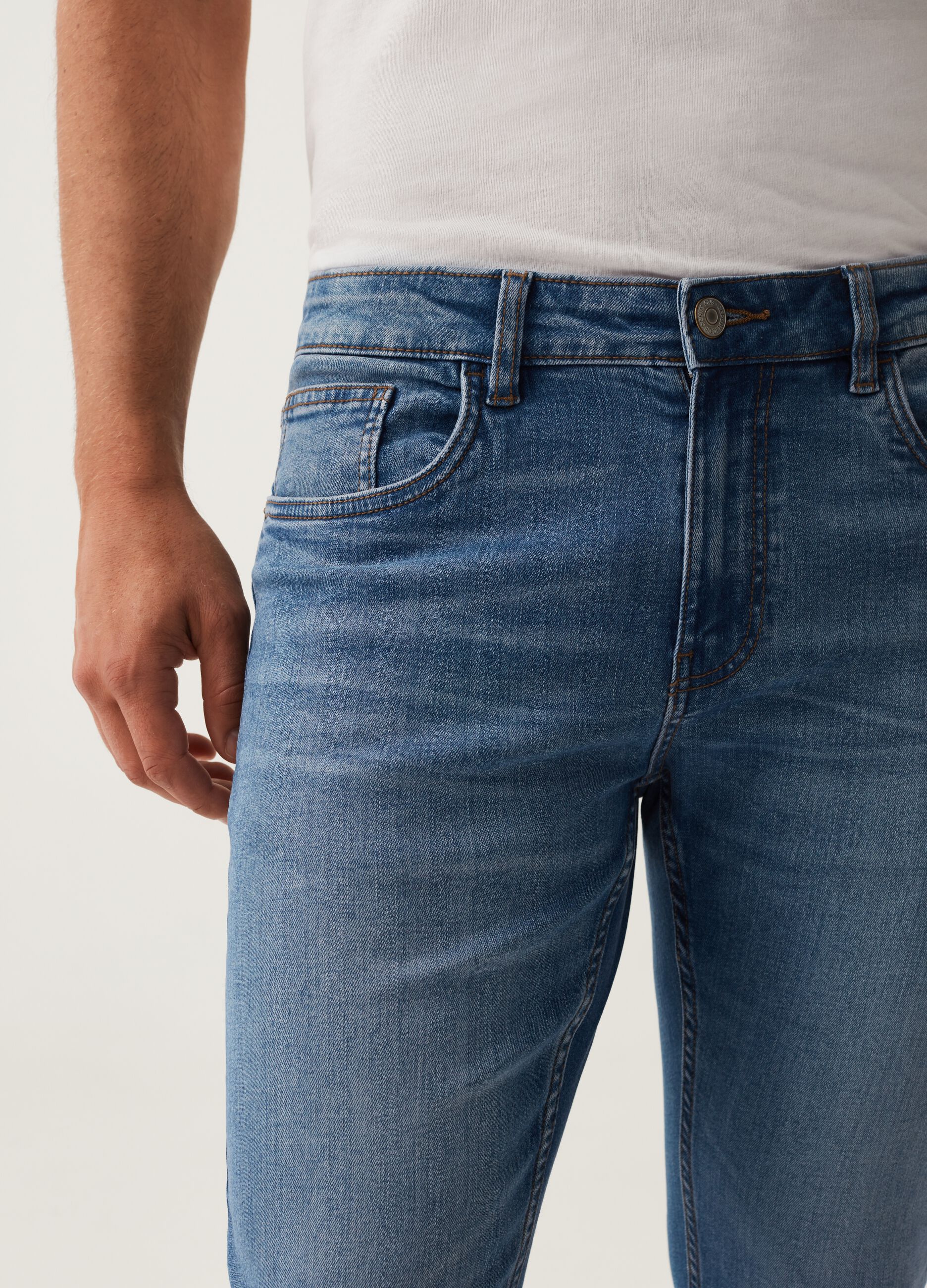 Jeans skinny fit stretch con scoloriture_3
