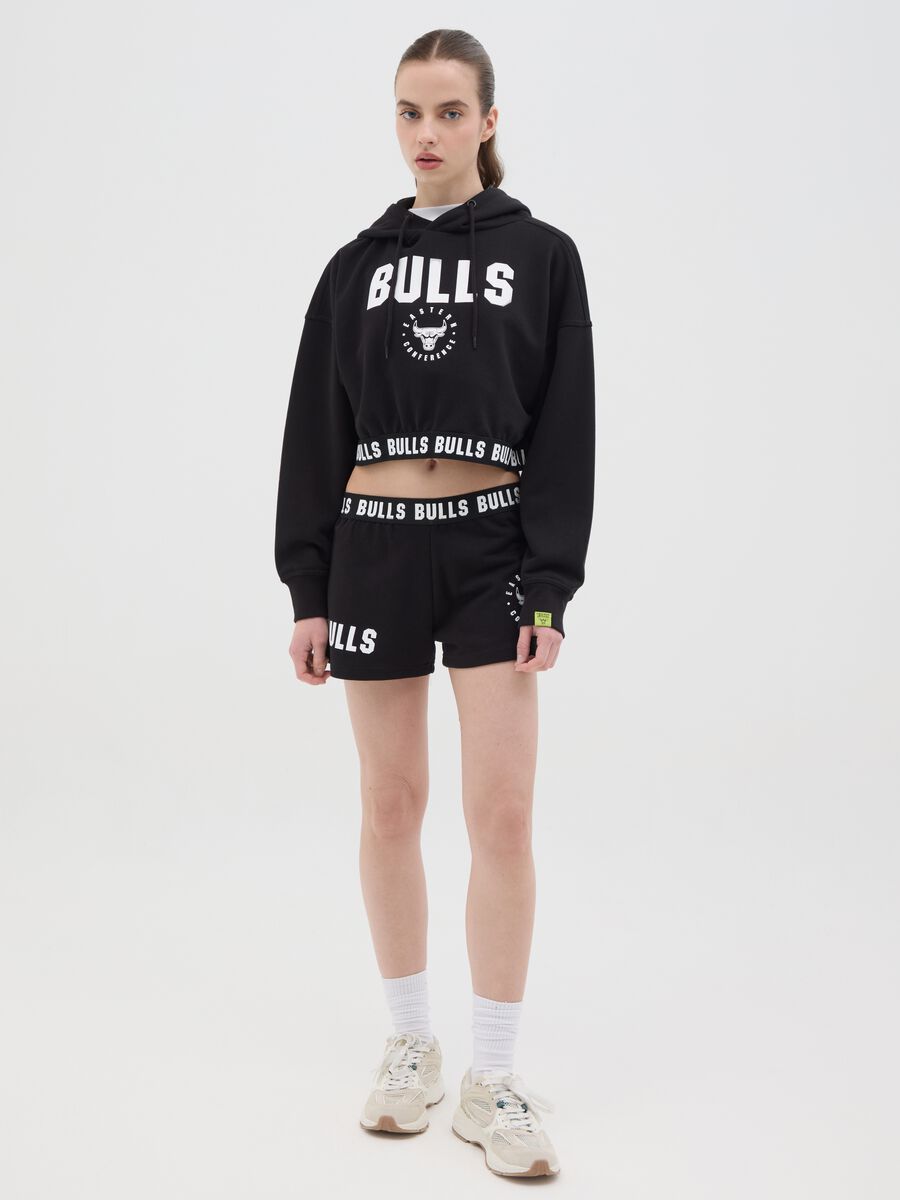 Black NBA Chicago Bulls crop sweatshirt with hood_2