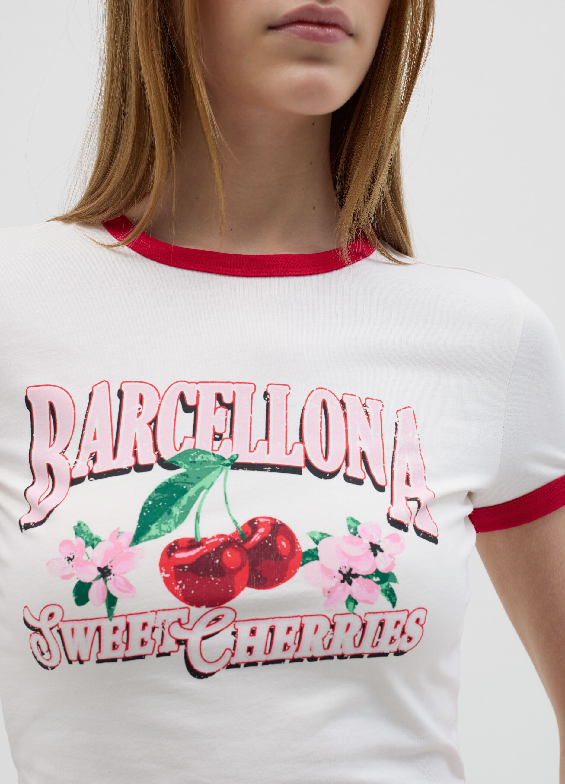 T-shirt with contrasting edging and print