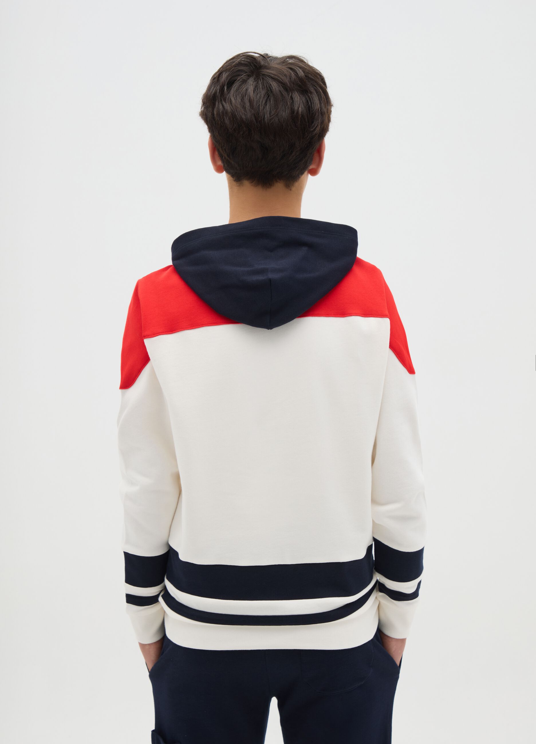Sweatshirt with hood and "ATH.LDN" embroidery