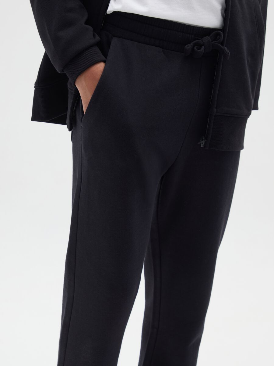 Pantaloni jogger da ragazzo in puro cotone nero regular fit_2