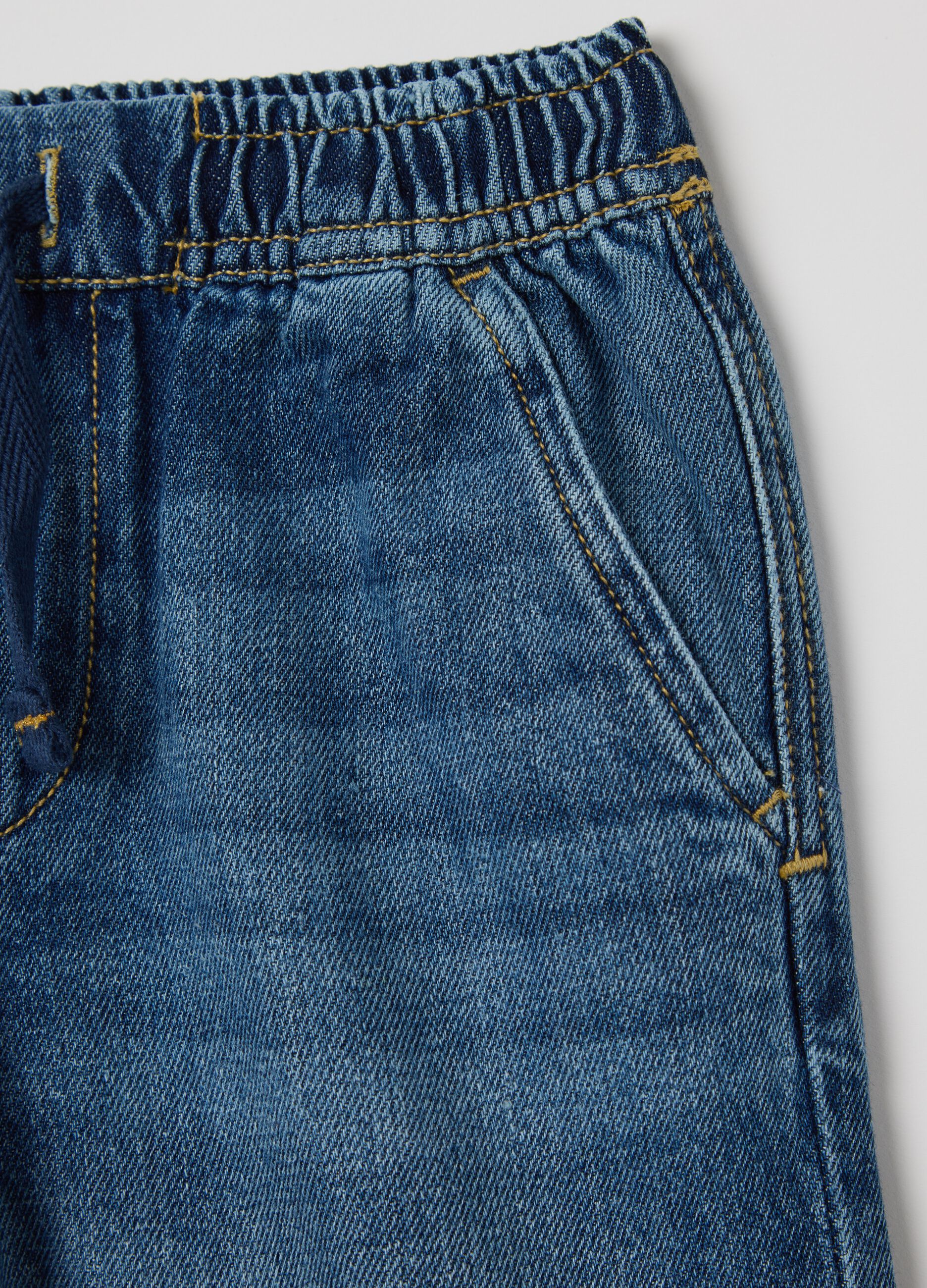 Denim Bermuda joggers with pockets and drawstring