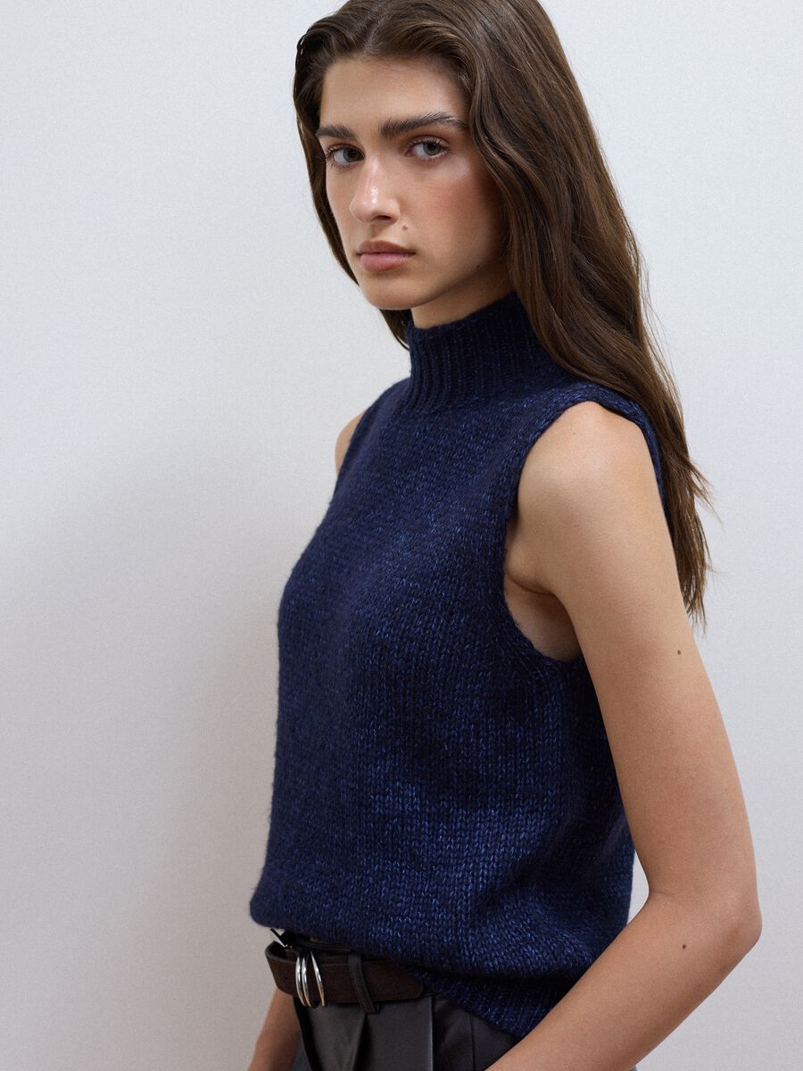 Blue wool-blend gilet with raised collar, regular fit_0