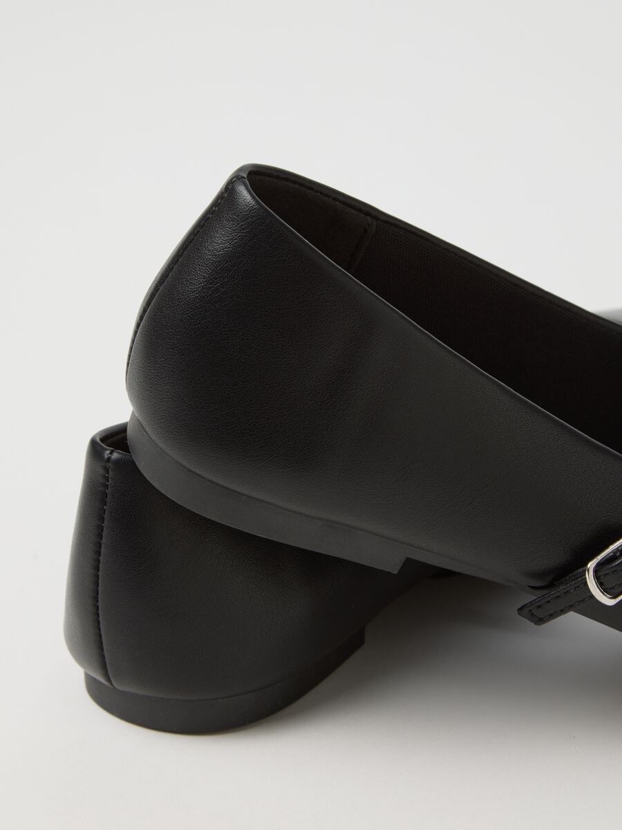 Black ballet flats with strap_2