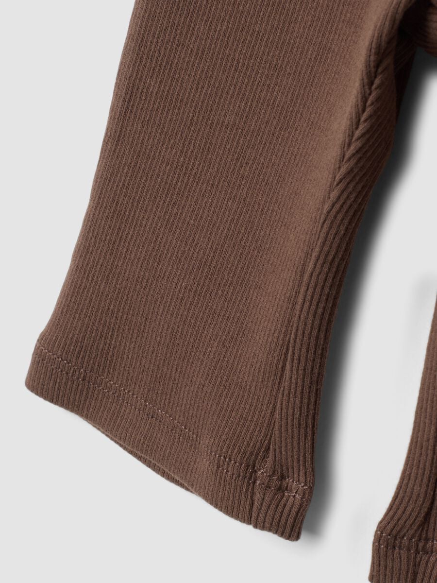 Leggings marroni flare in cotone organico elasticizzato per neonata_3