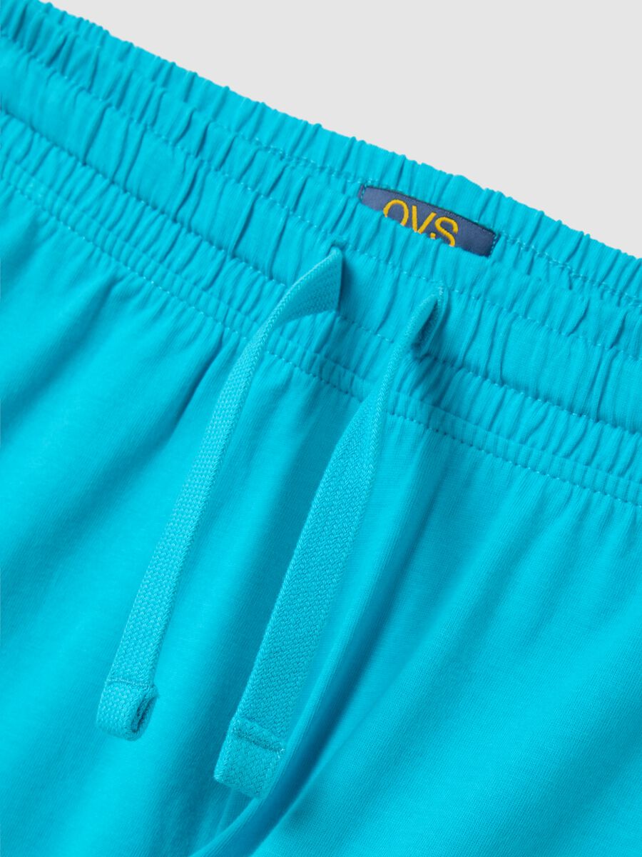 Boys’ light blue shorts in 100% cotton with regular waist_2
