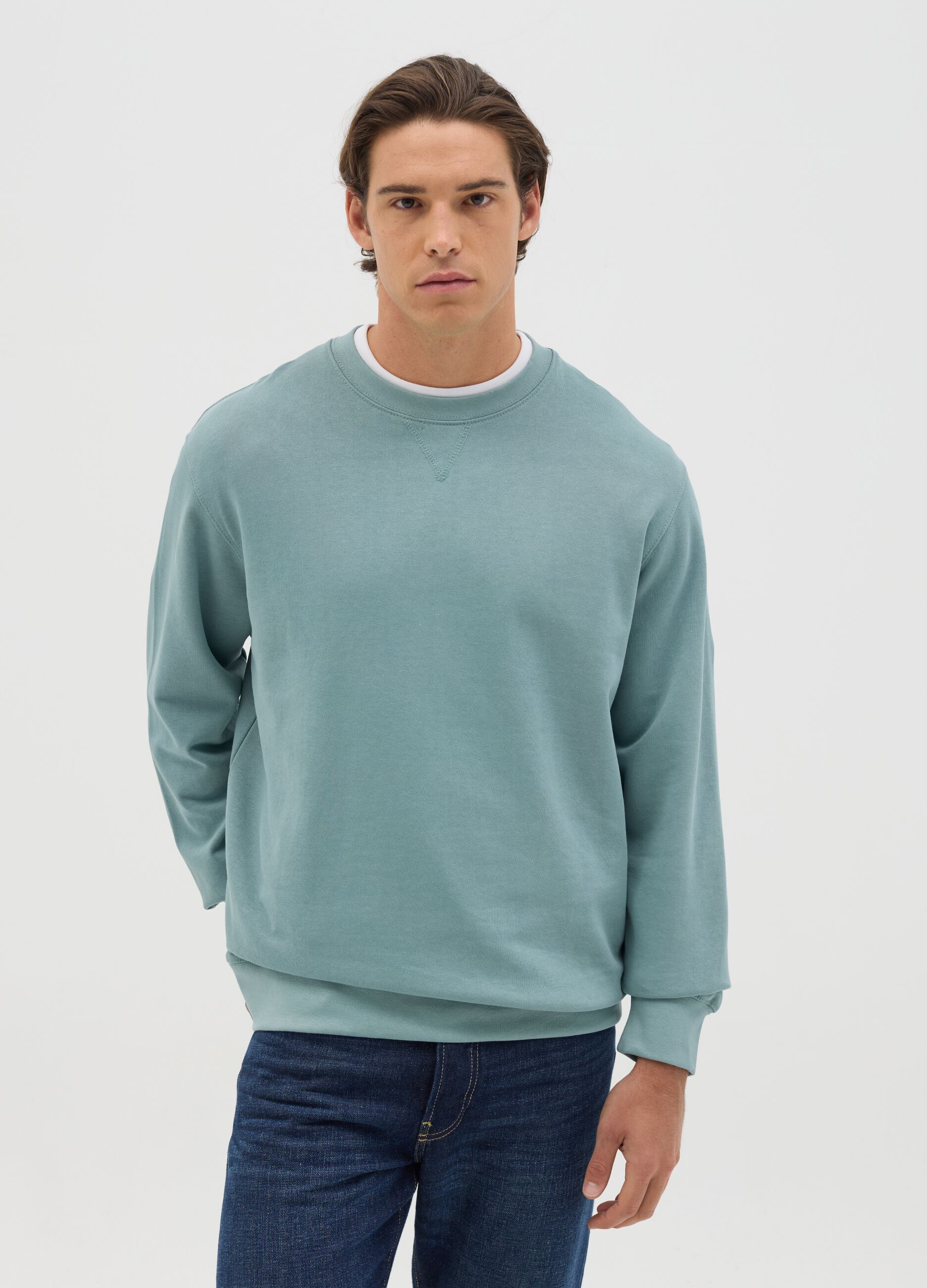 Oversized sweatshirt with round neck