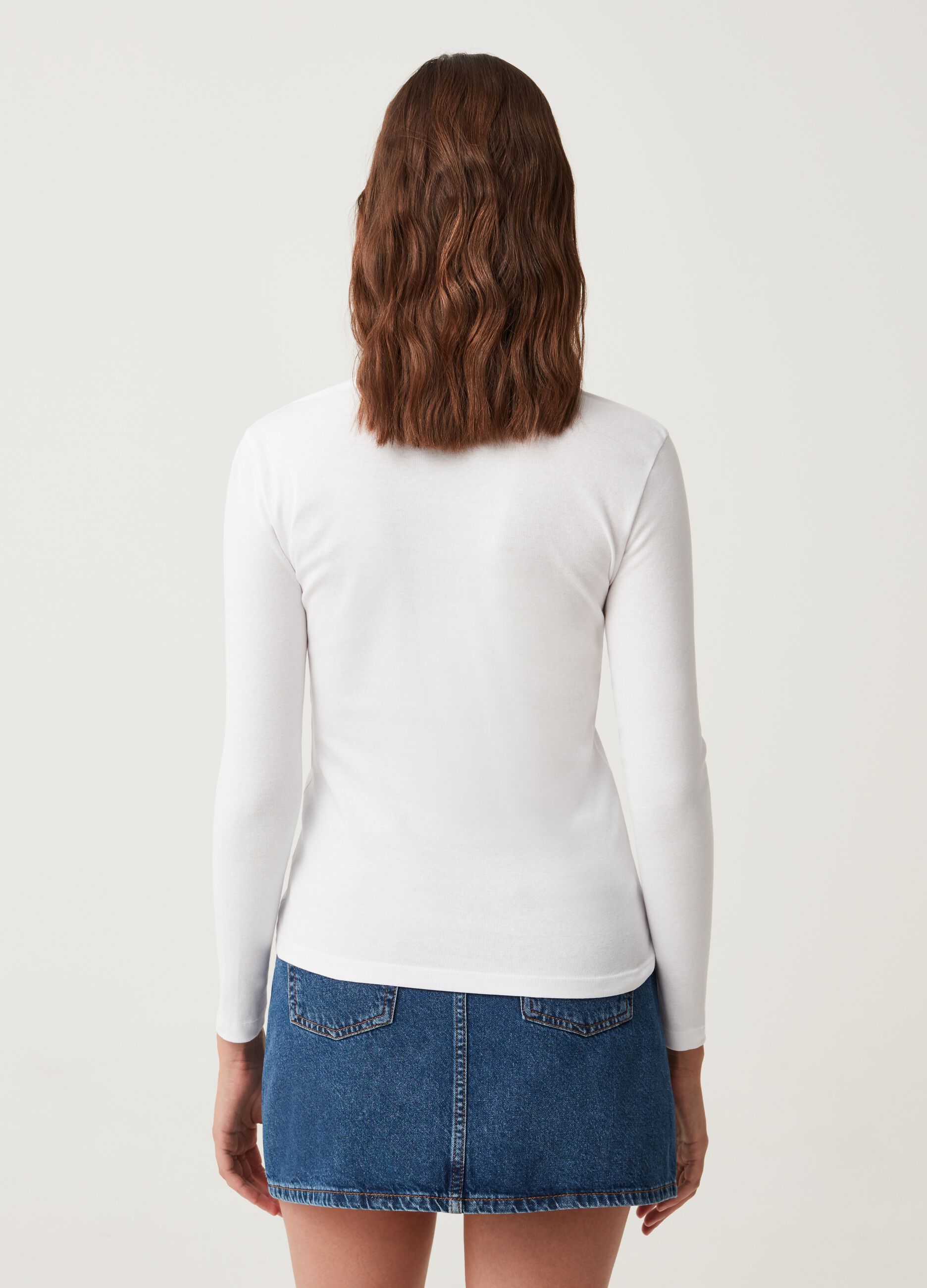 T-shirt in cotone con scollo serafino_2