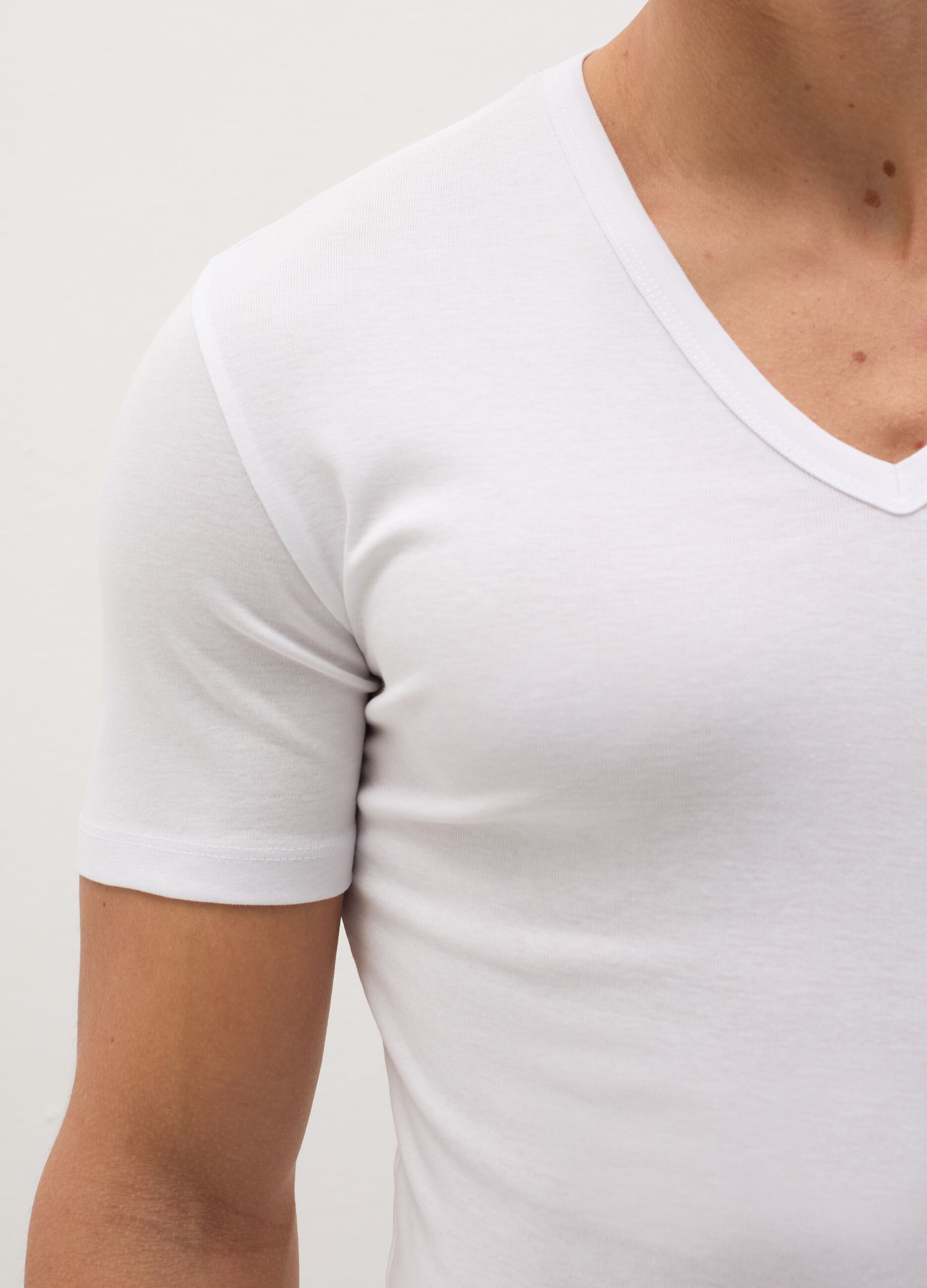 Bipack t-shirt intime con scollo a V