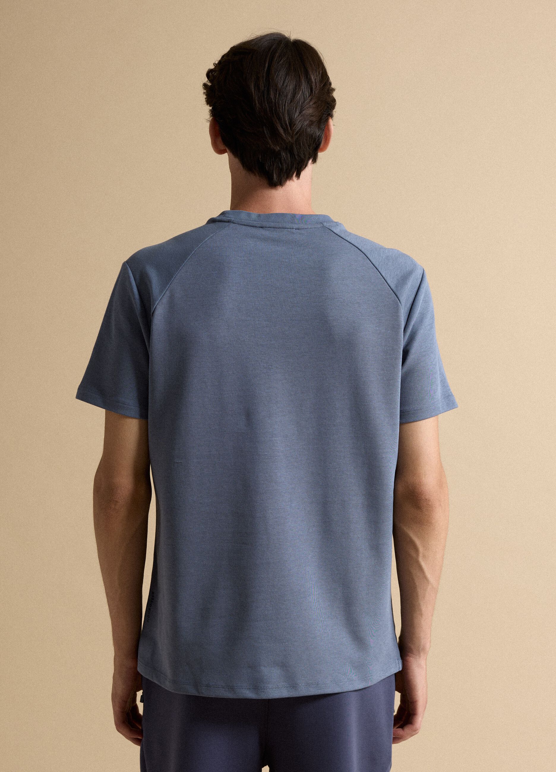 T-shirt grigia in misto cotone traspirante e ad asciugatura rapida