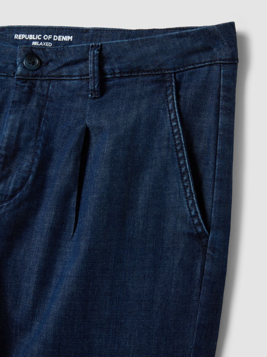 Blue denim chino trousers in stretch cotton, comfort fit_5