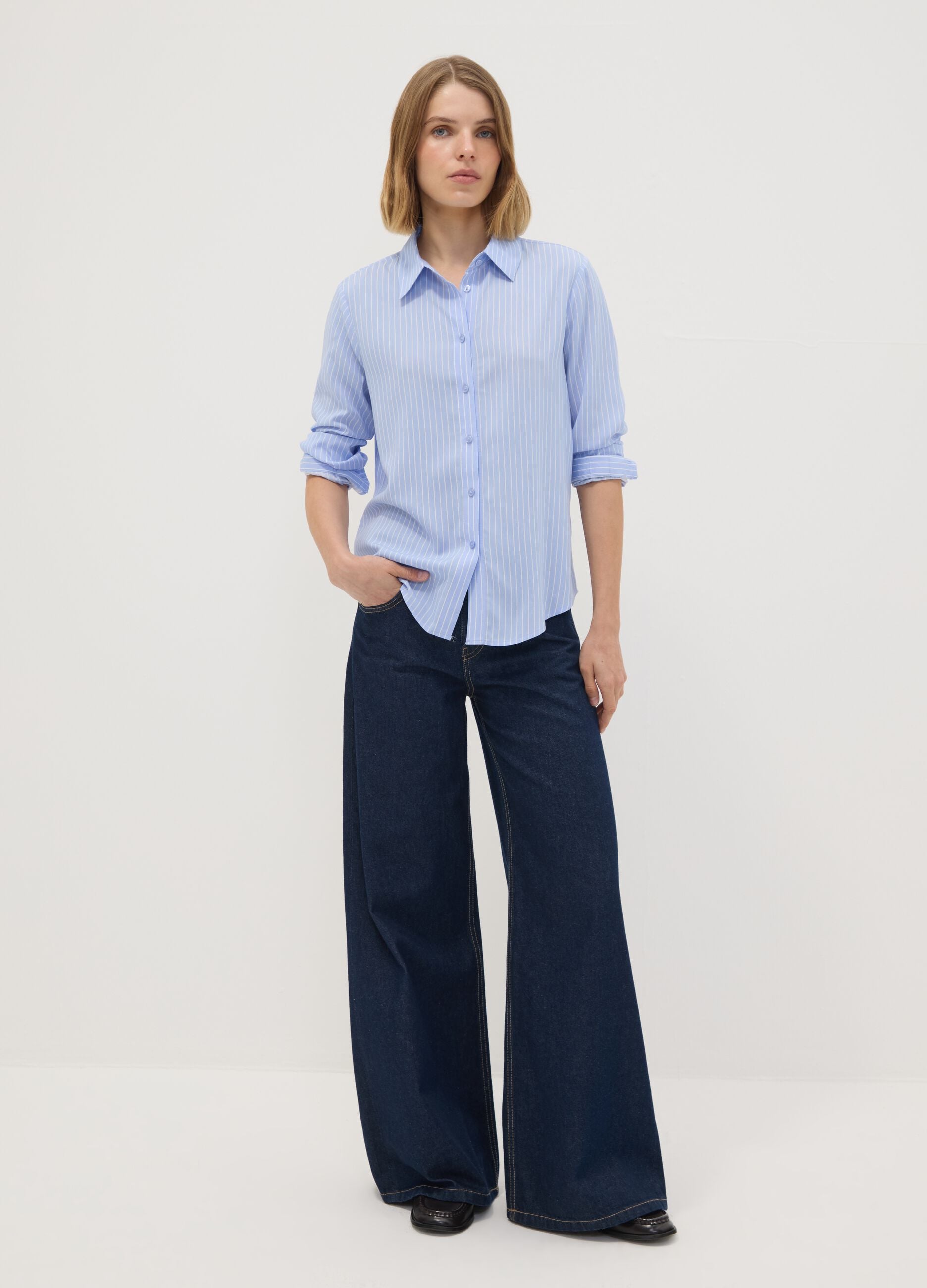 Camicia azzurra a righe in pura viscosa regular fit