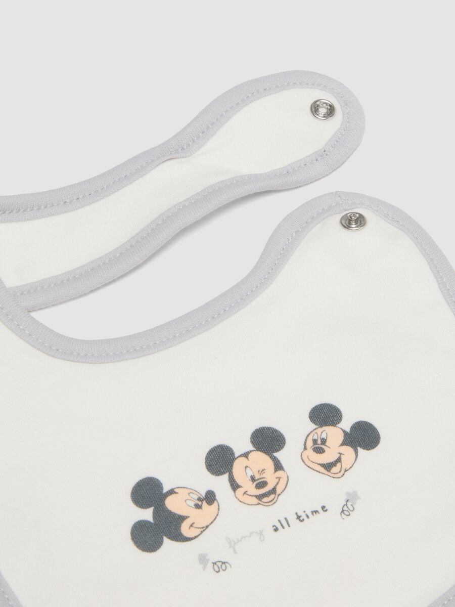 Bipack di bavaglini bianchi in puro cotone organico con stampa Mickey_1
