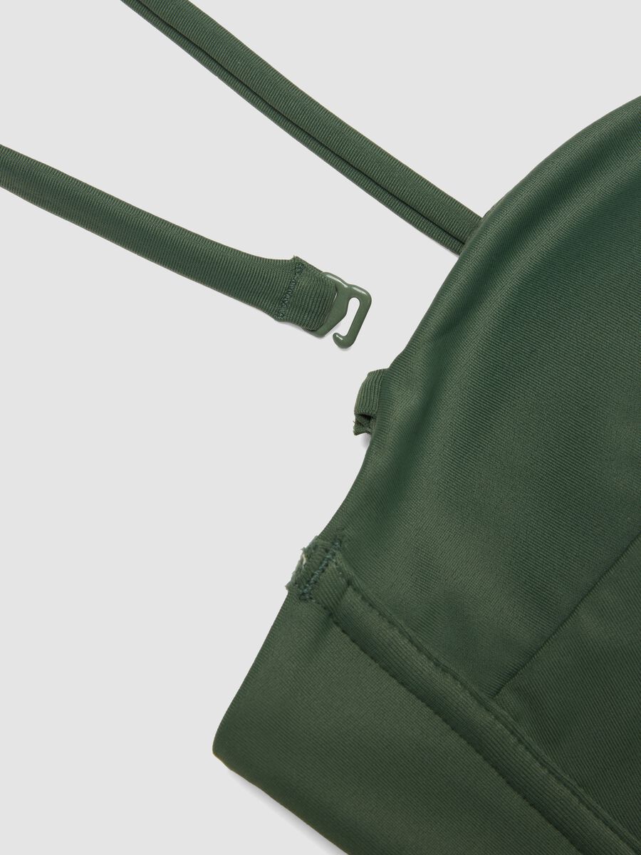 Top bikini a fascia in tessuto elasticizzato verde con imbottitura_5