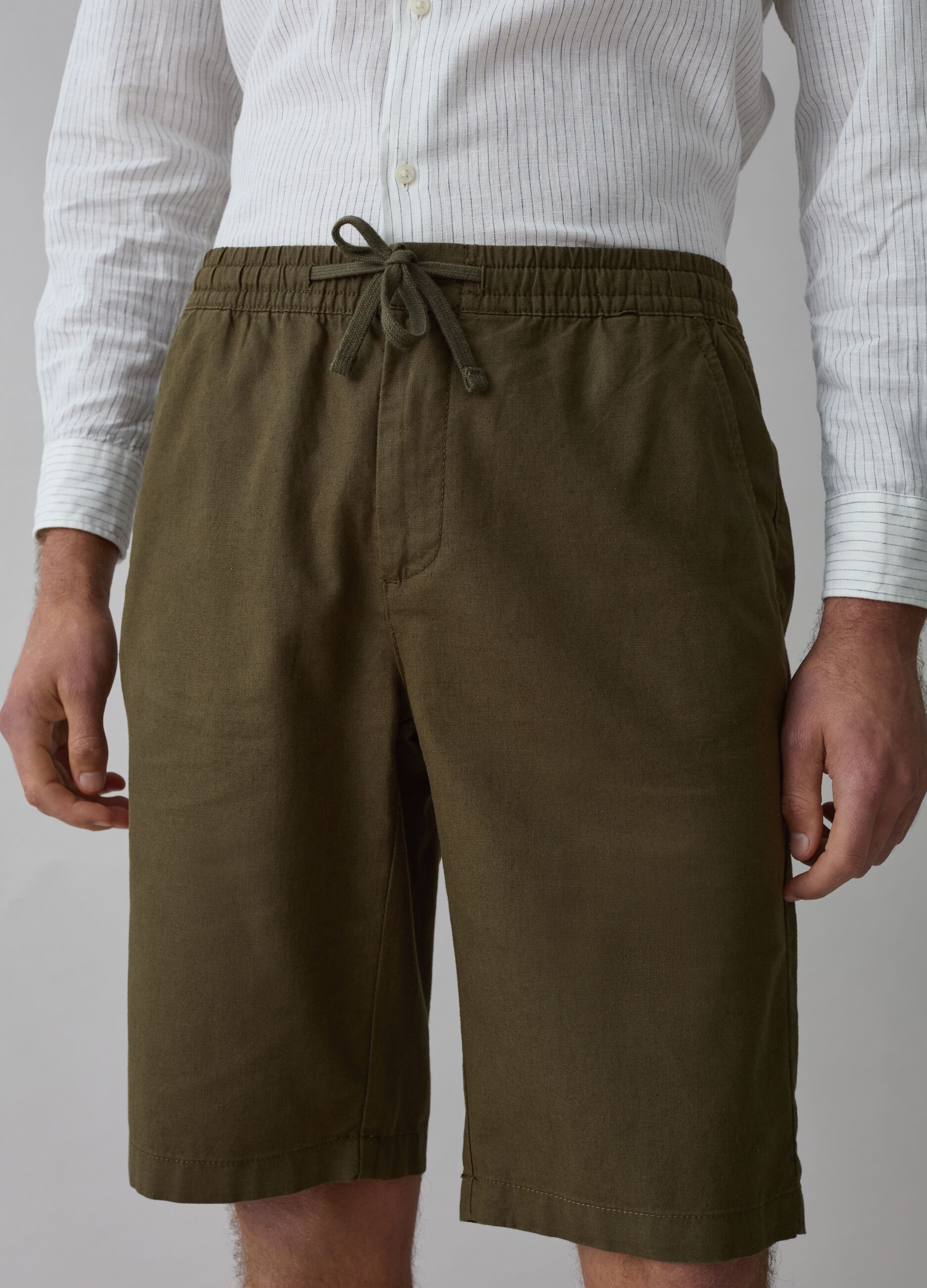Chino Bermuda shorts in linen and cotton with drawstring