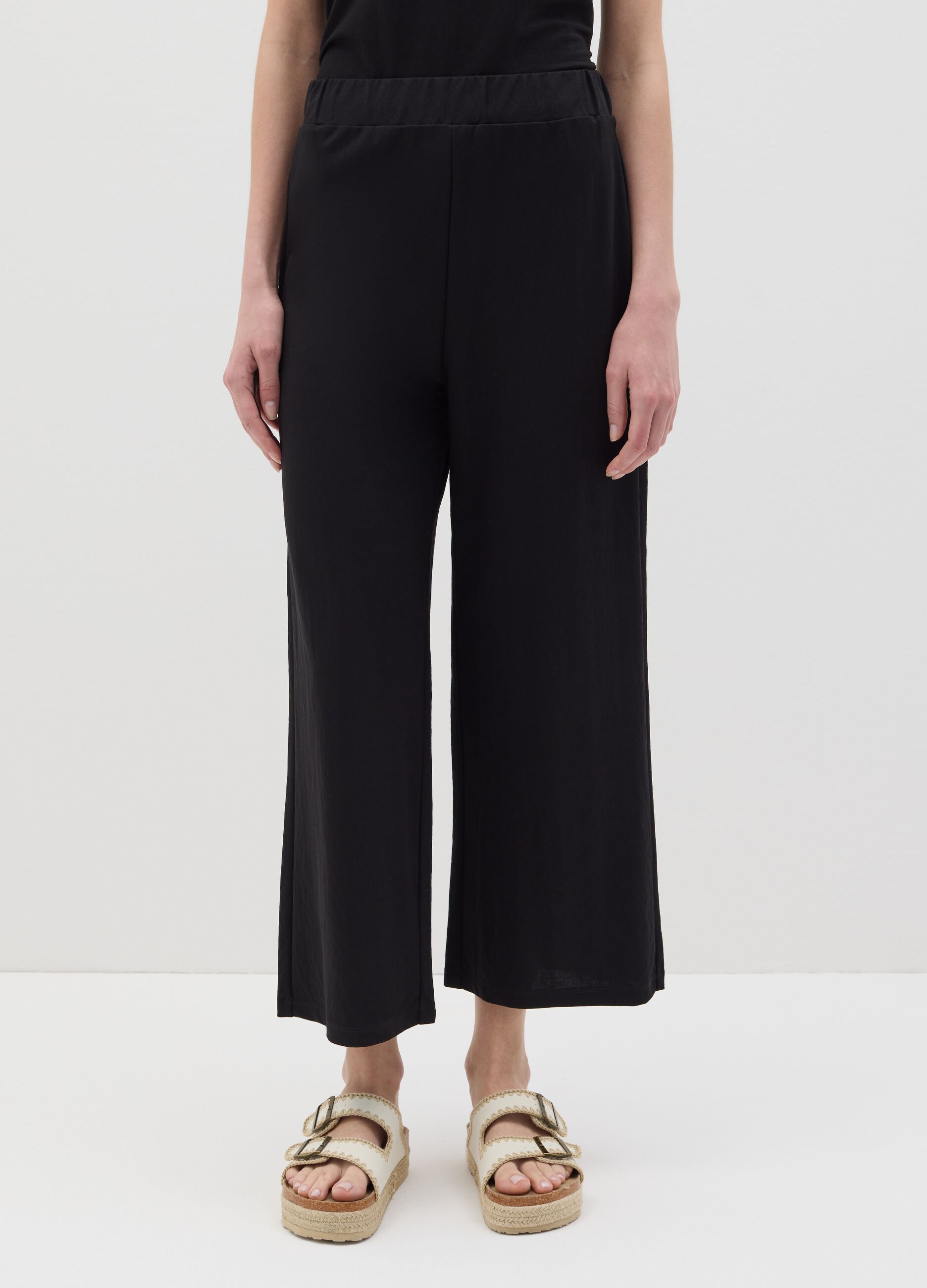 Women's black regular-fit culottes in viscose blend