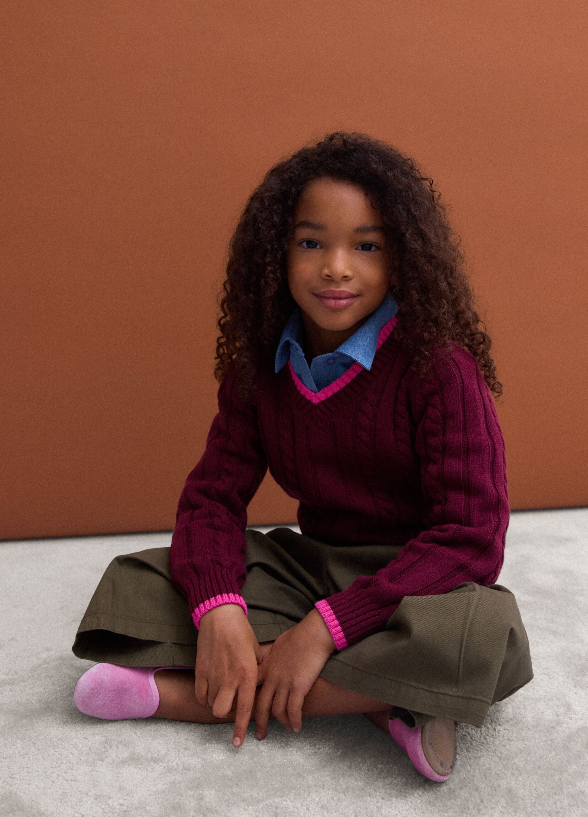 Red pure cotton cable-knit V-neck jumper for girls
