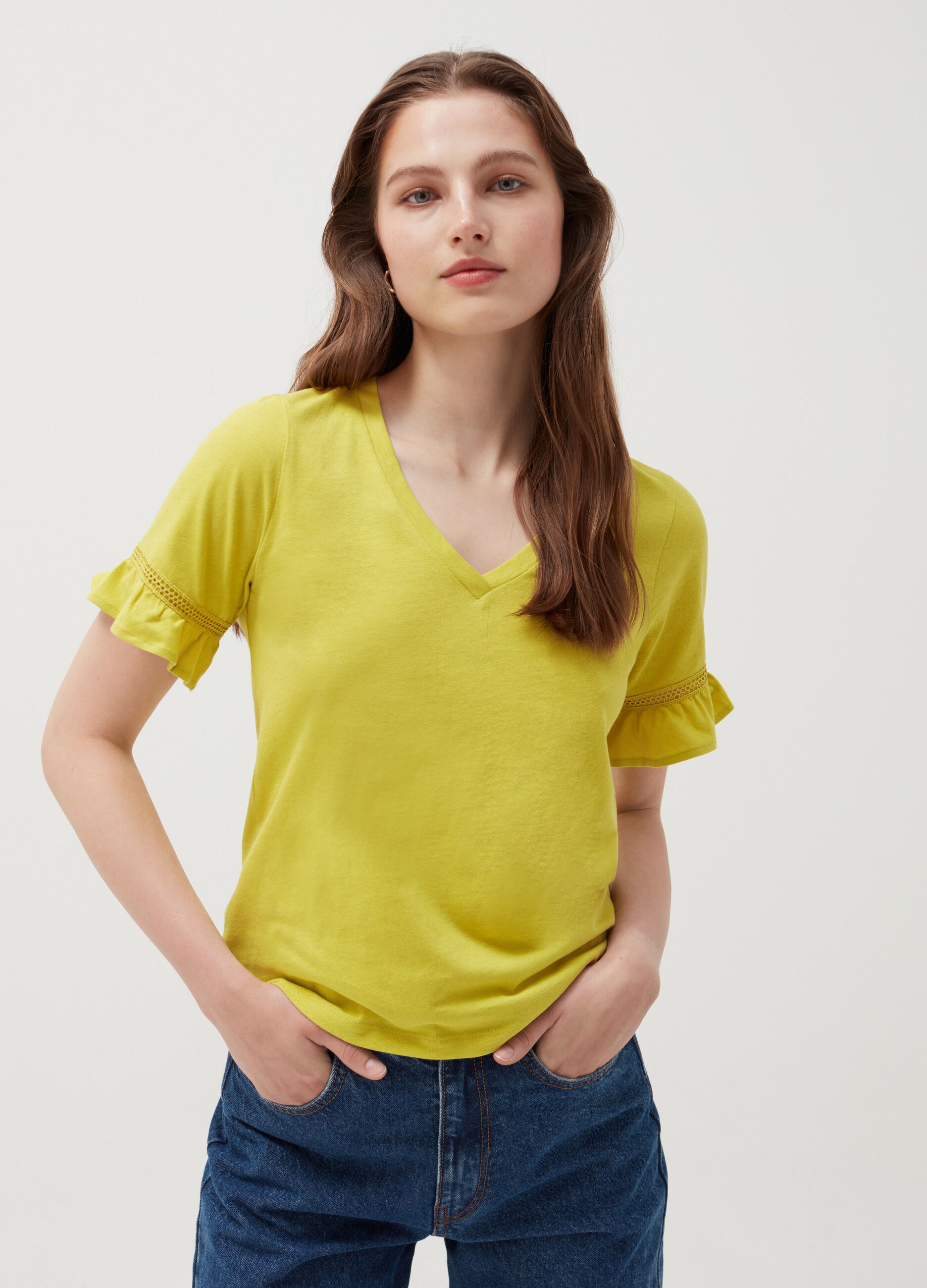 Short-sleeved T-shirt with frills