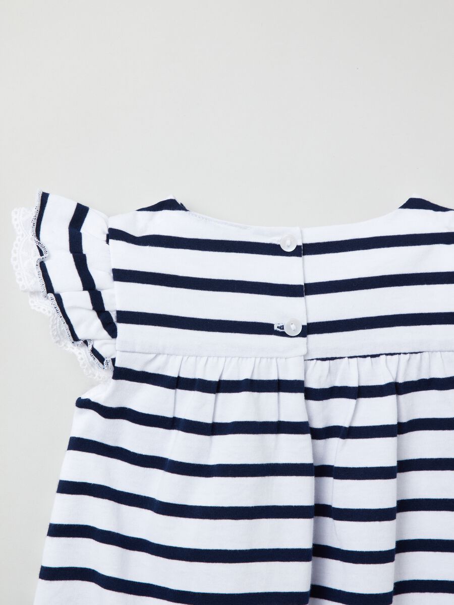 Striped T-shirt with bow and flounce_2