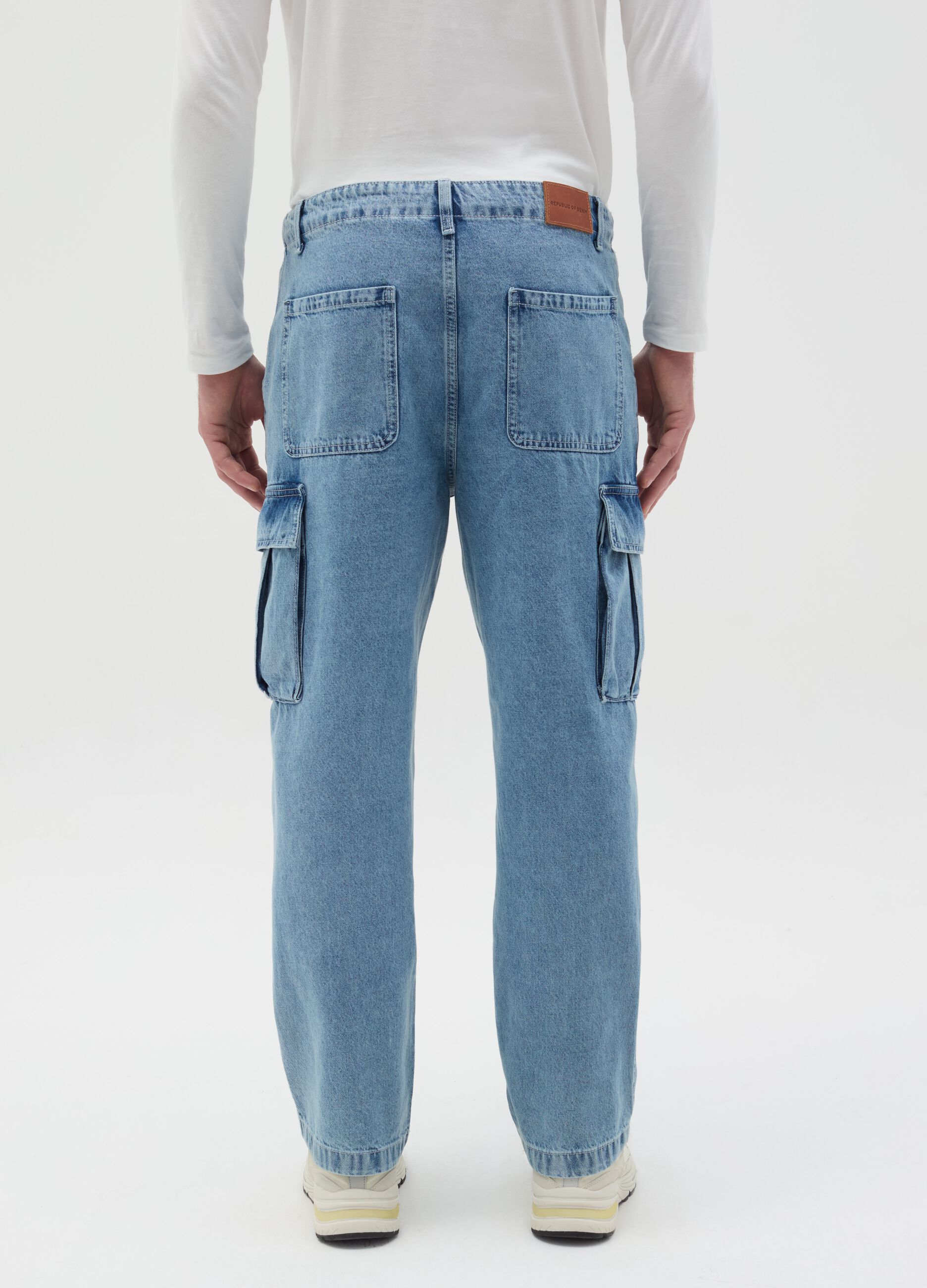 Acid wash cargo jeans