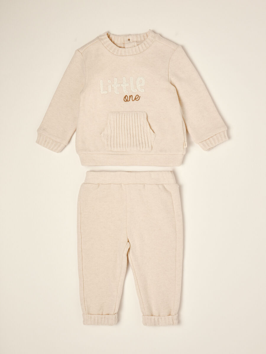 Completo beige in cotone e viscosa elasticizzati con scritta ricamata_0
