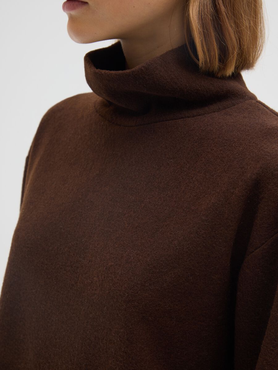 Brown turtleneck jumper with regular fit_3