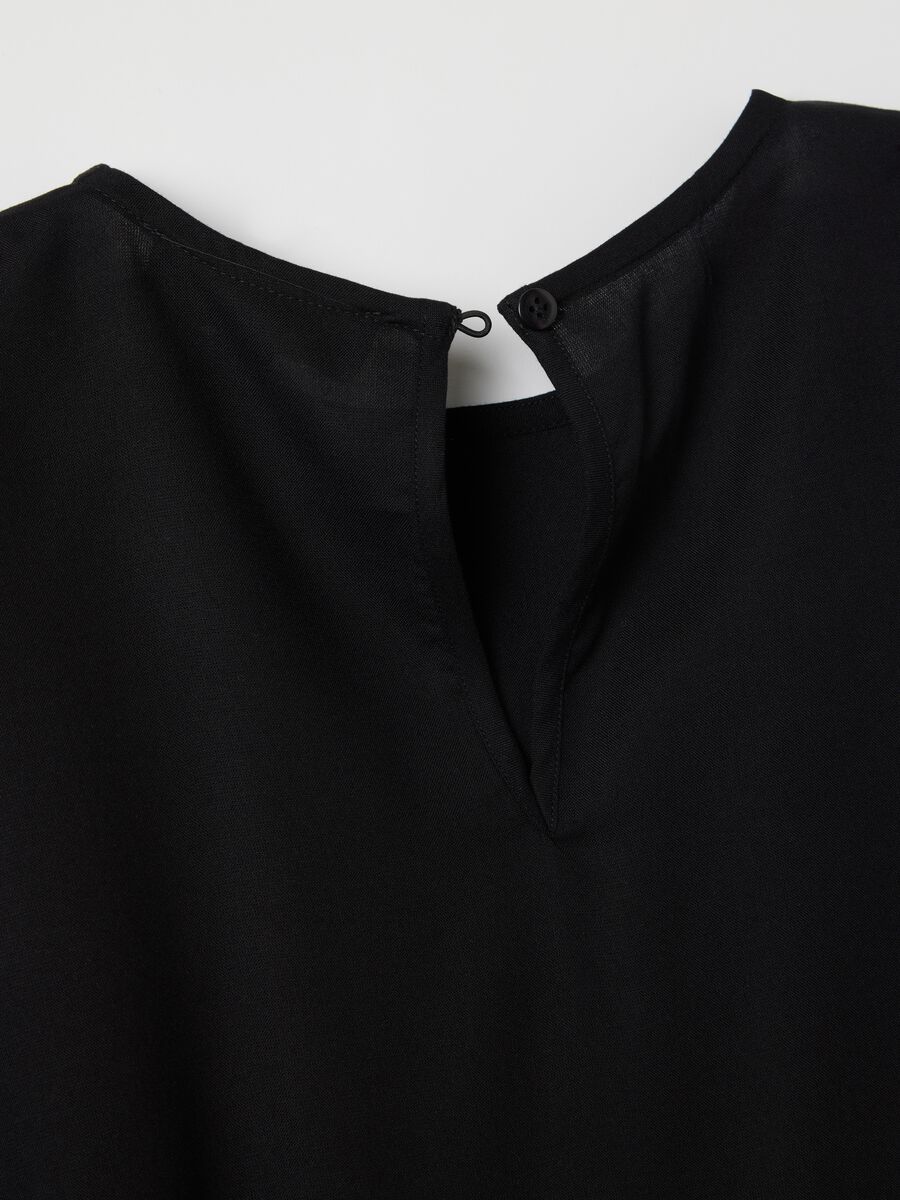 Black short-sleeved blouse in viscose_5