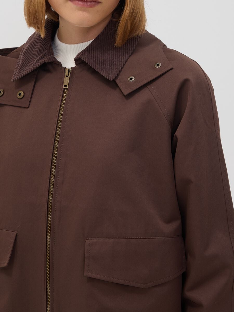 Giacca parka marrone con cappuccio e collo a coste in misto cotone_2