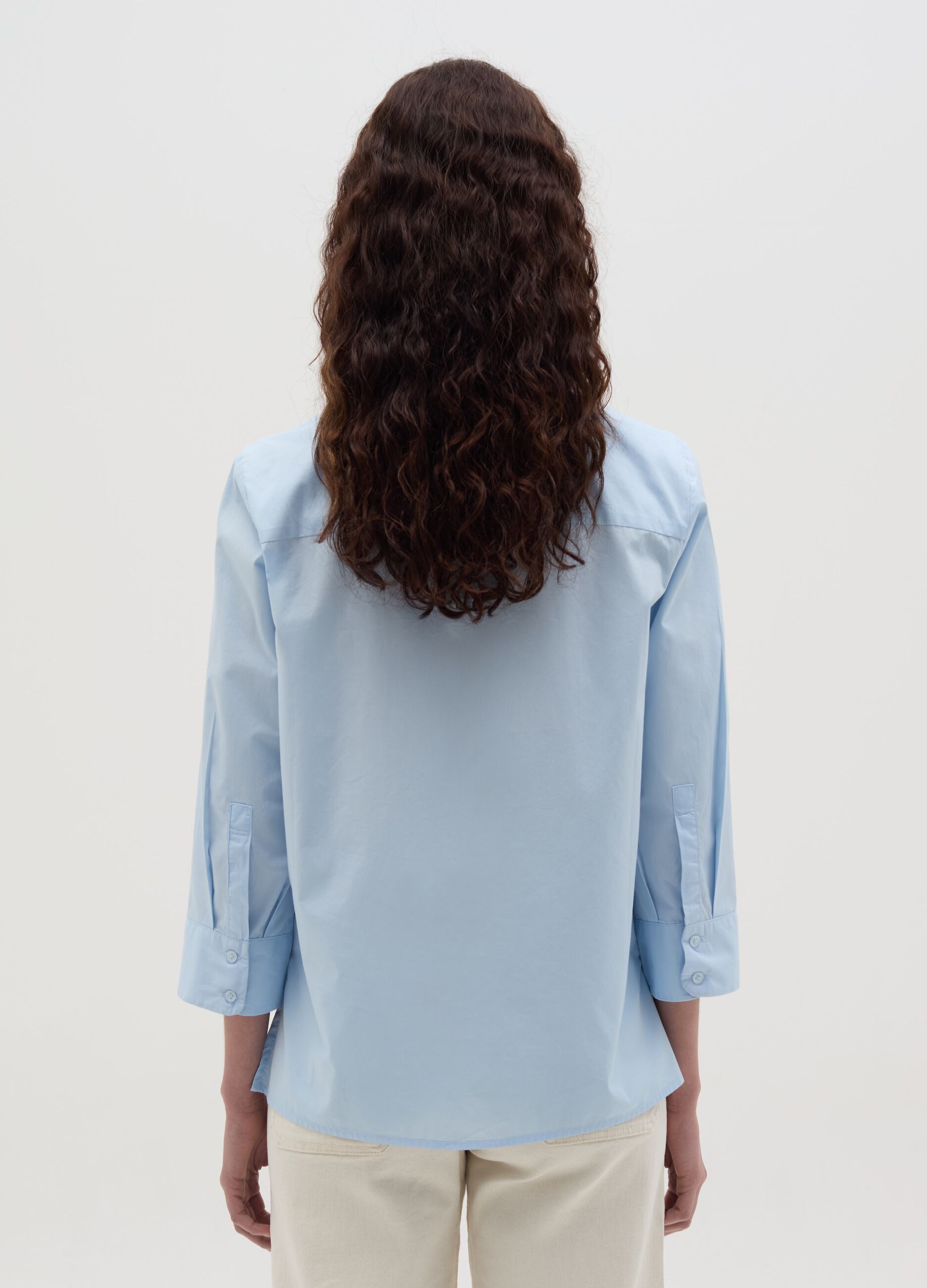 Shirt with three-quarter sleeves