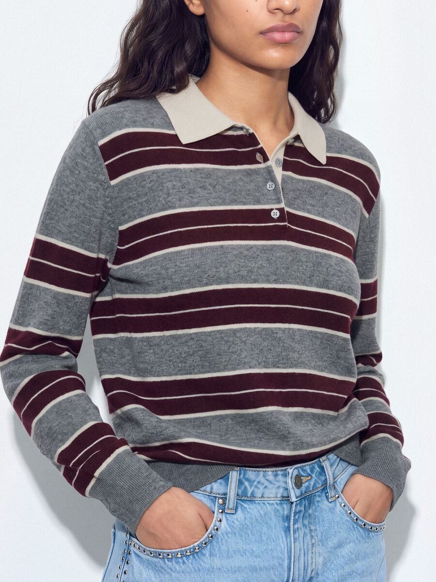 Maglia grigia in misto lana a righe con colletto polo_2