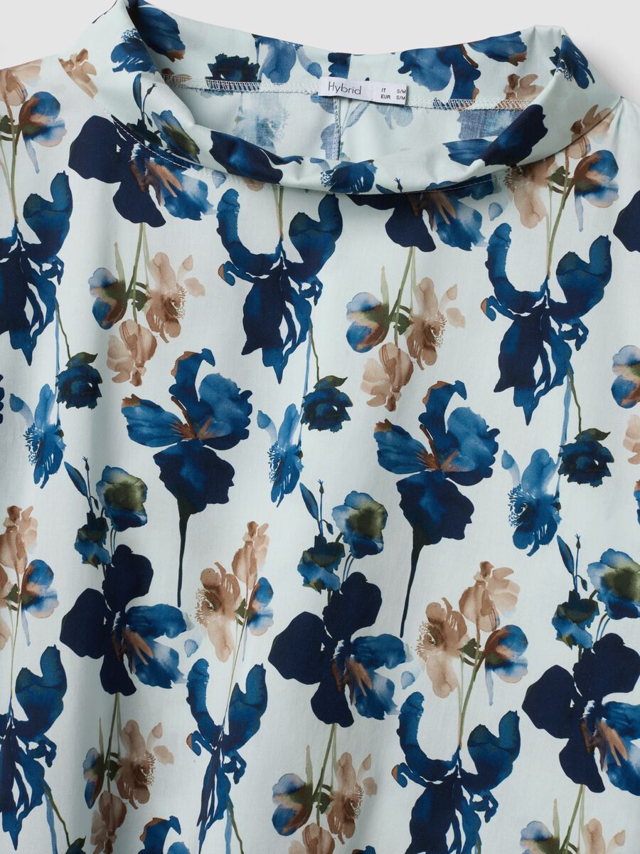 Blue stretch-cotton top with floral print_1