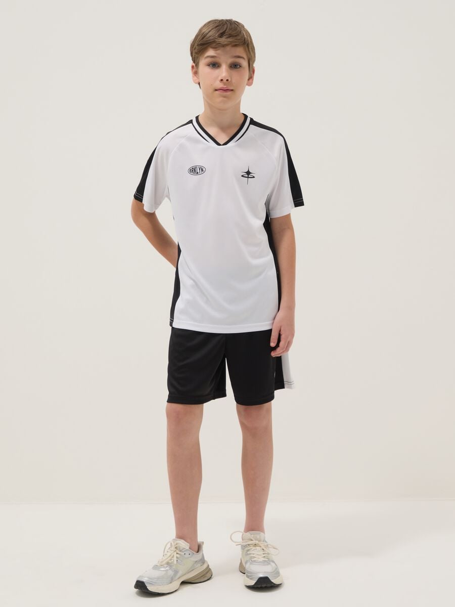 Black and white set with T-shirt and shorts_0