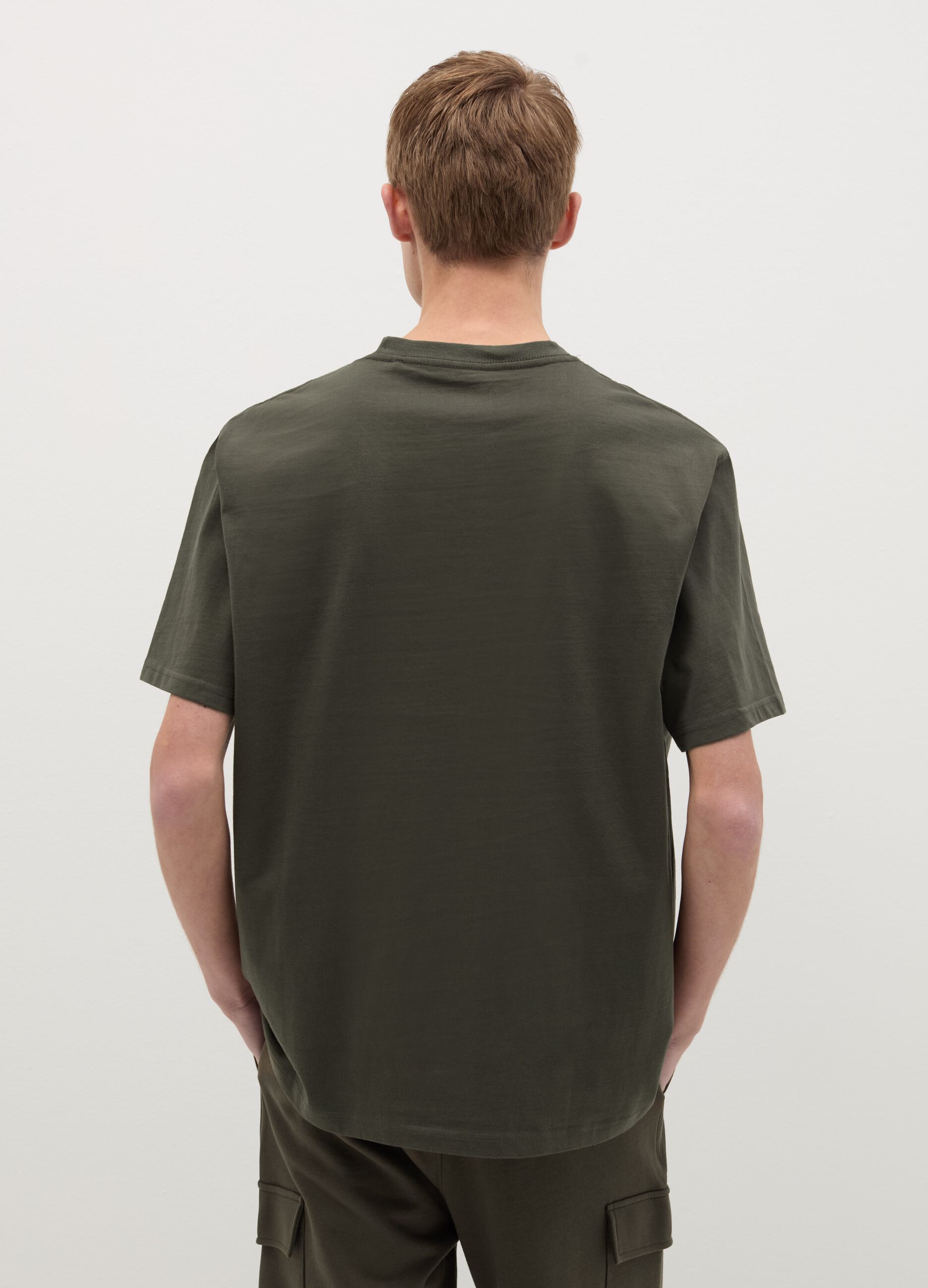 T-shirt with embroidered pocket