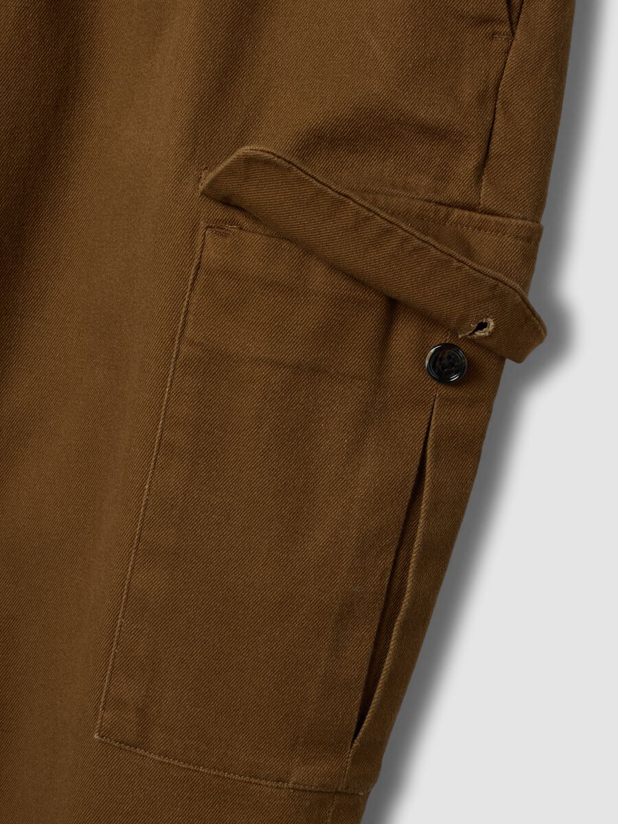 Pantaloni marroni cargo in twill di cotone elasticizzato comfort fit_1