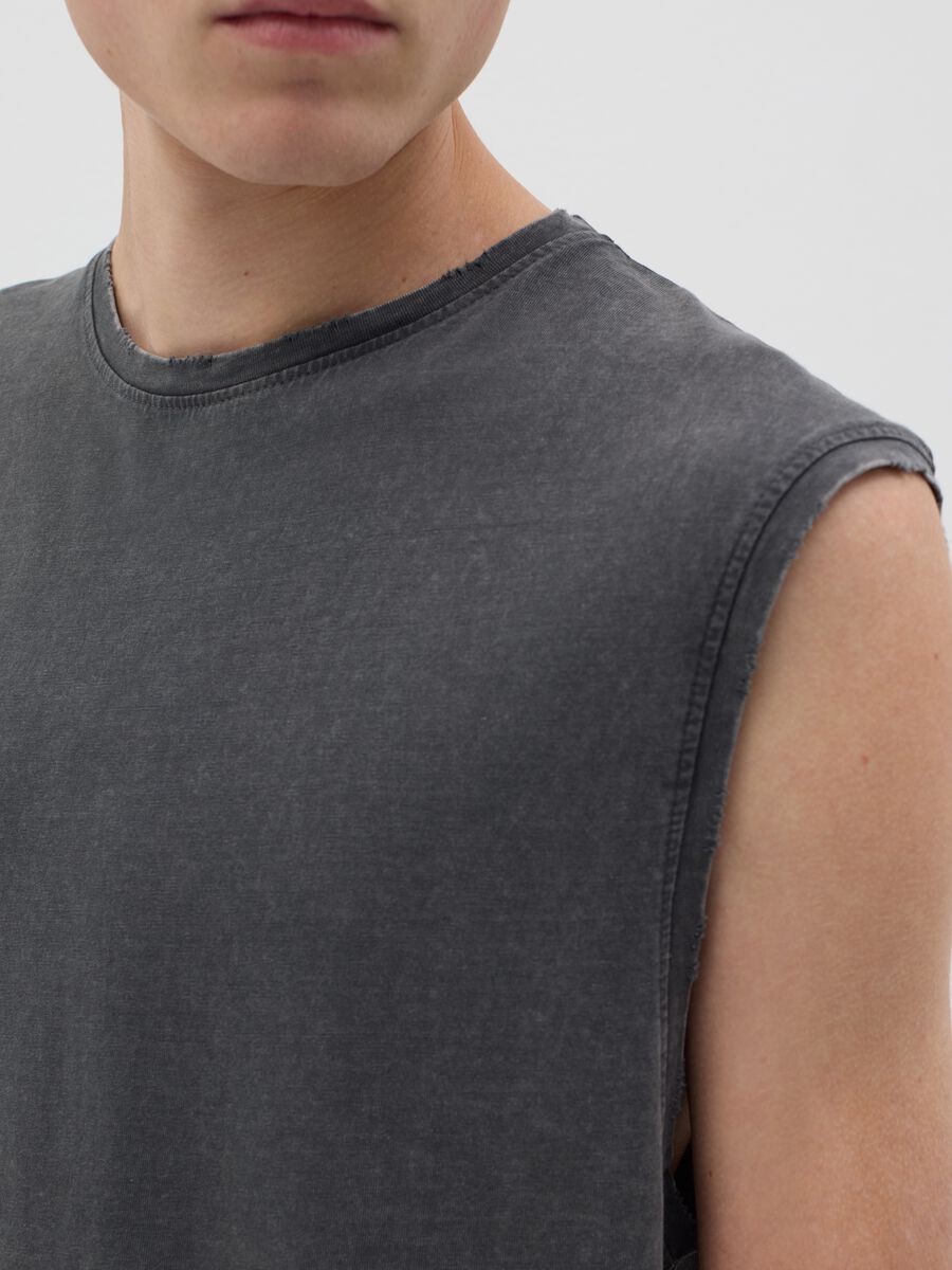 Cotton racerback vest with round neck_3