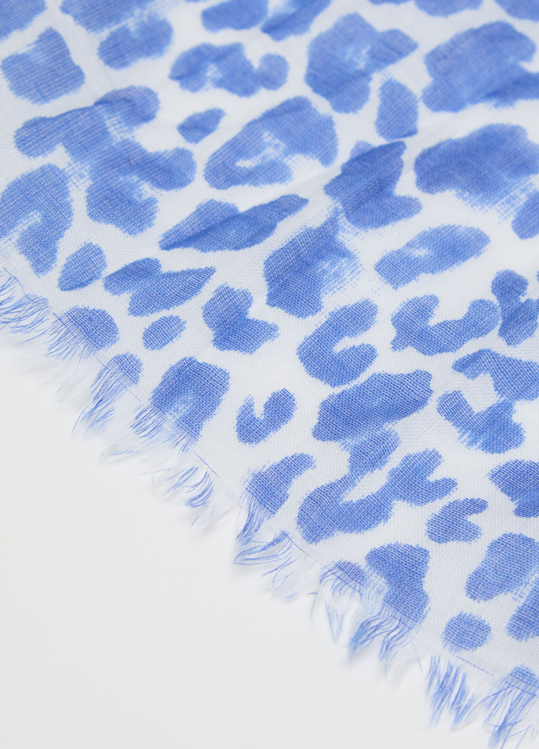Fringed scarf in cotton