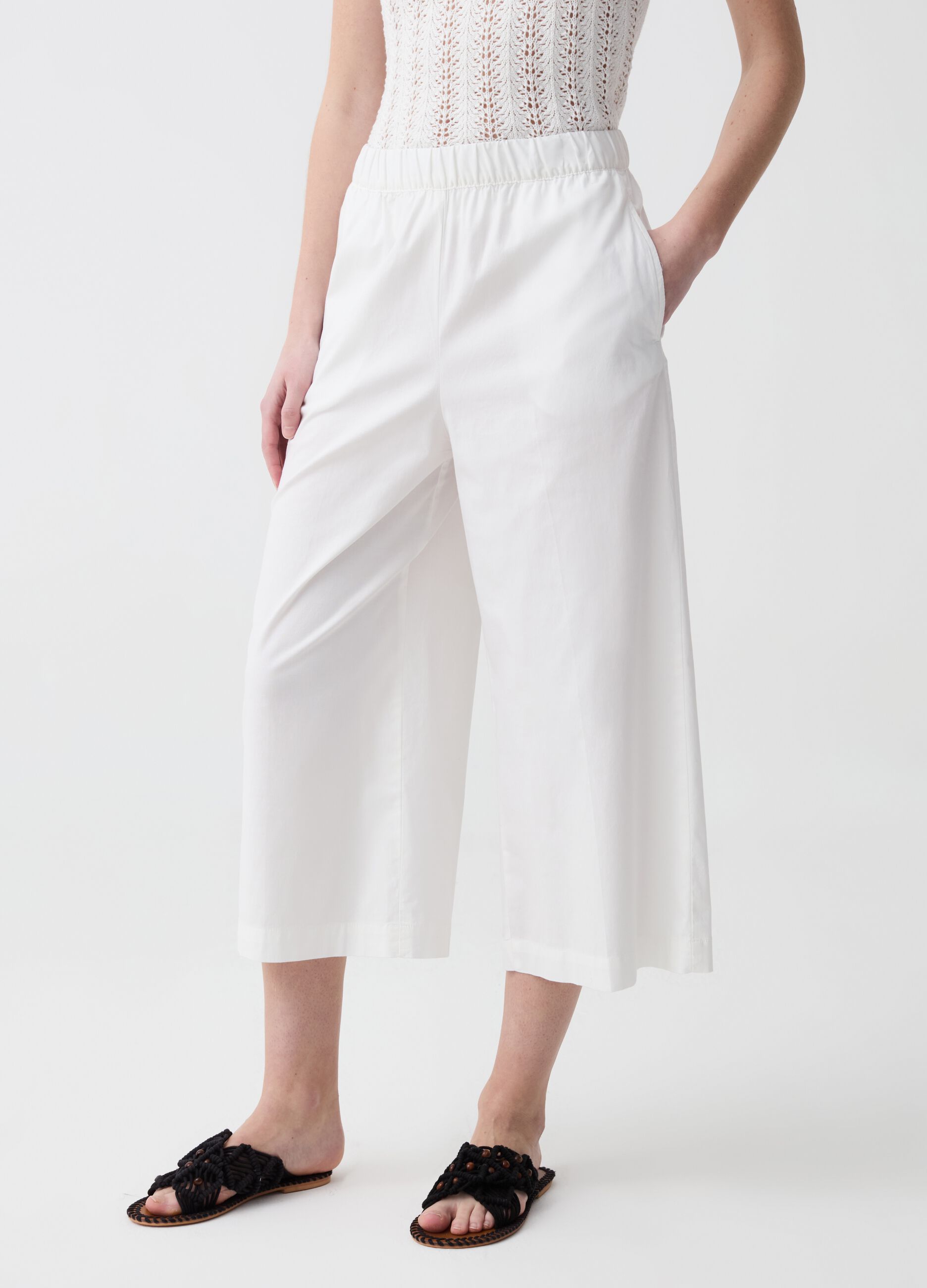Wide-leg capri trousers