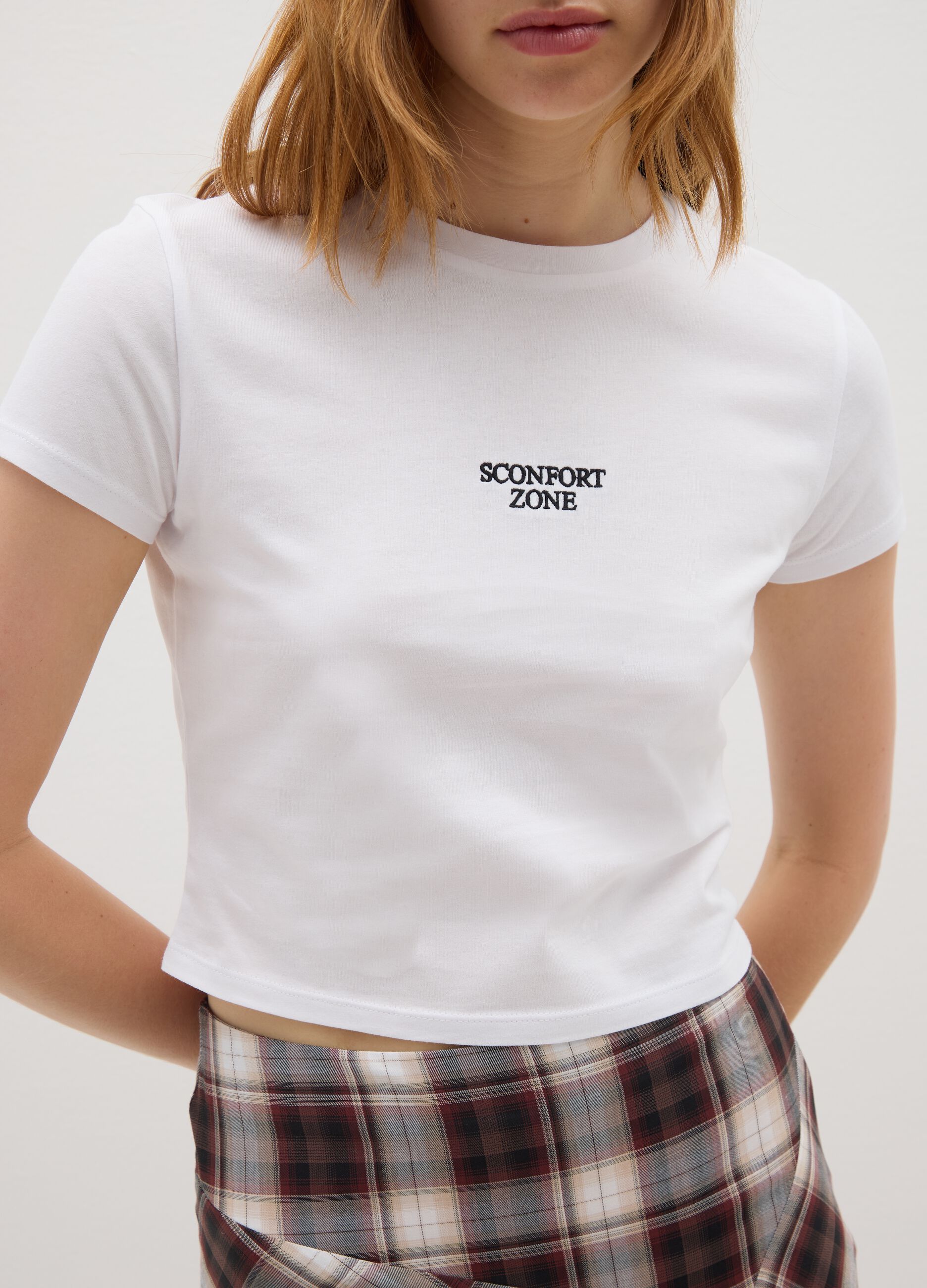 T-shirt in puro cotone bianca crop fitted