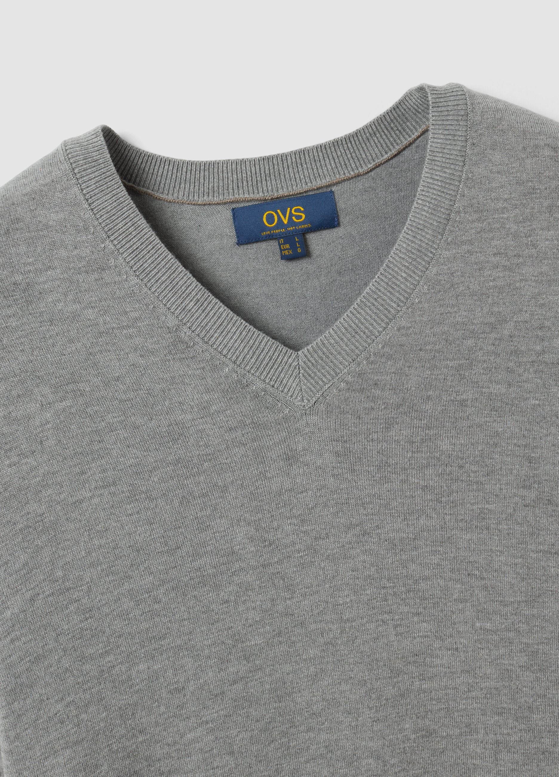 Grey V-neck jumper in viscose blend, regular fit