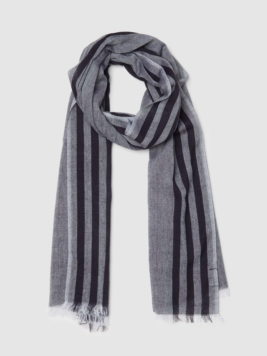 Soft scarf in multicolour striped viscose and cotton blend_0