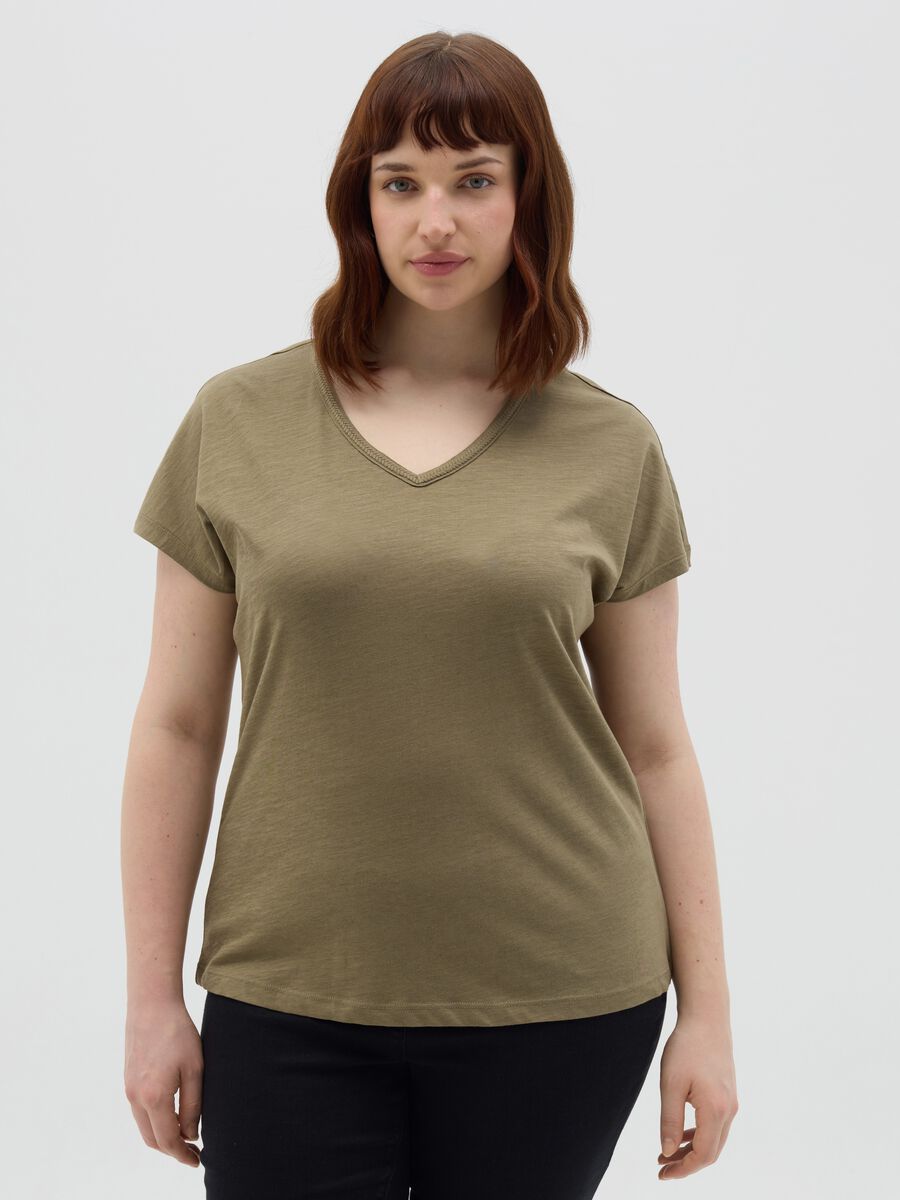 Curvy green T-shirt with V neck_0