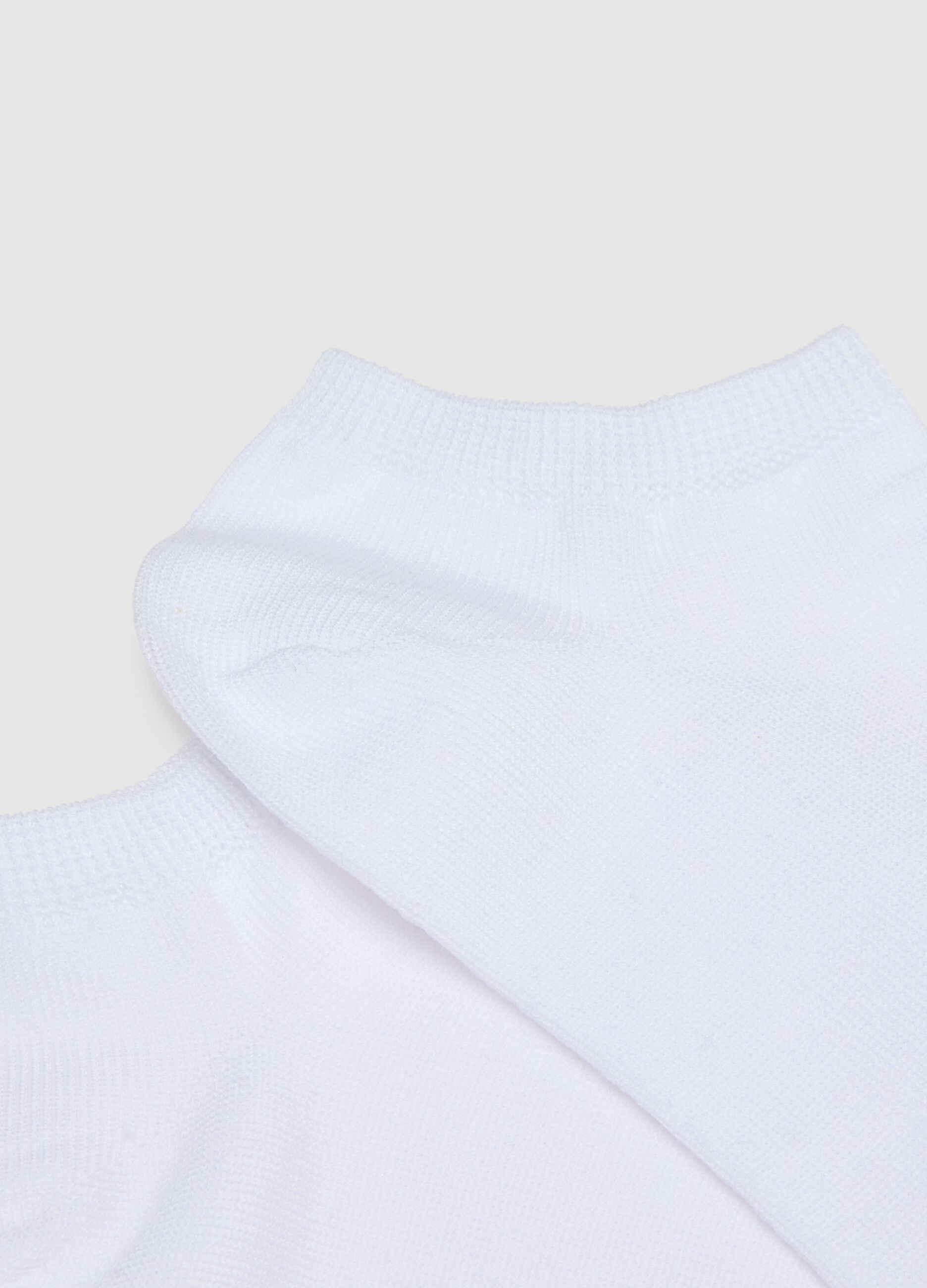 Set of three pairs of short white cotton stretch socks