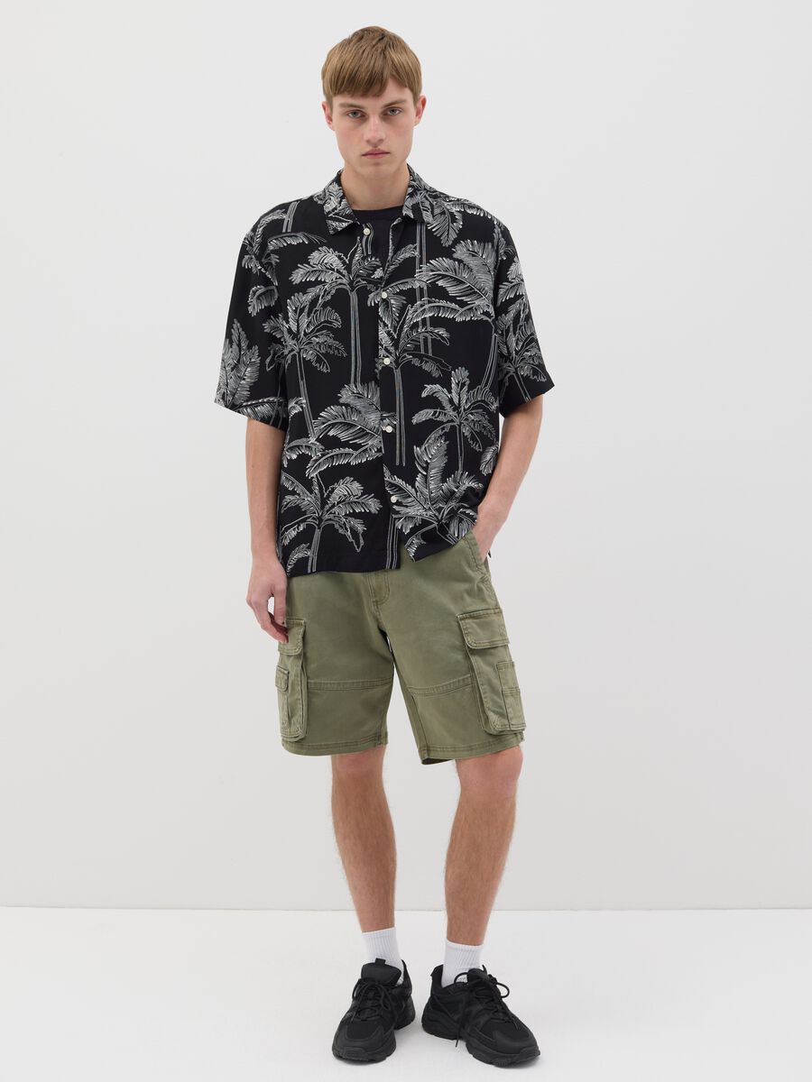 Green Bermuda shorts in stretch cotton_0