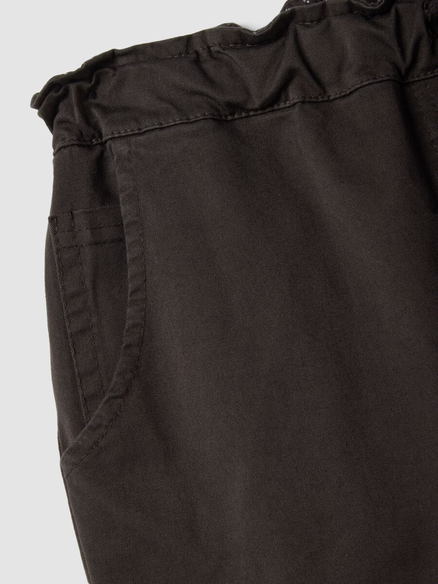 Pantaloni in cotone elasticizzato marroni regular fit_5