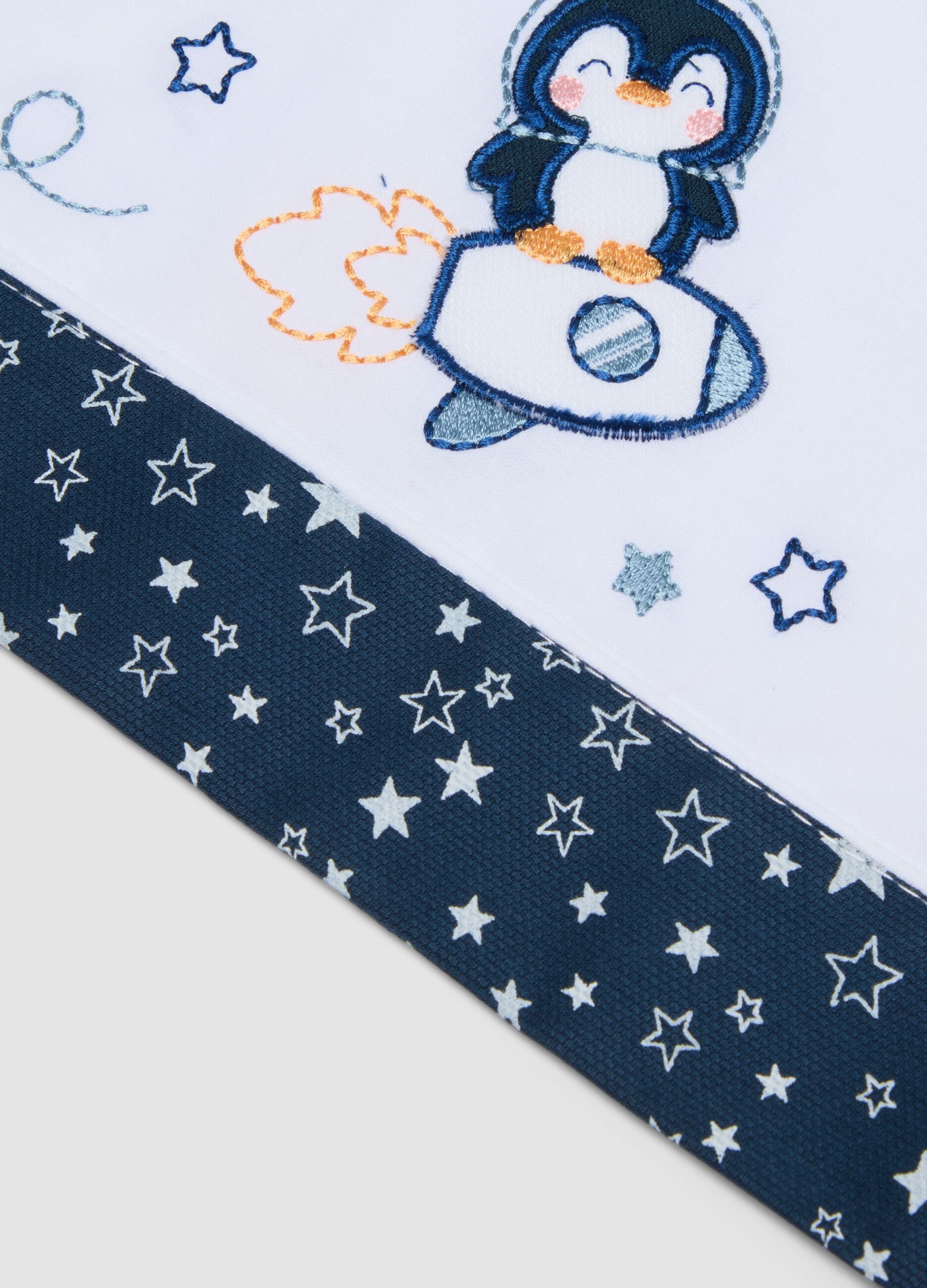Lenzuolino bianco e blu in puro cotone con stampa pinguino per neonato