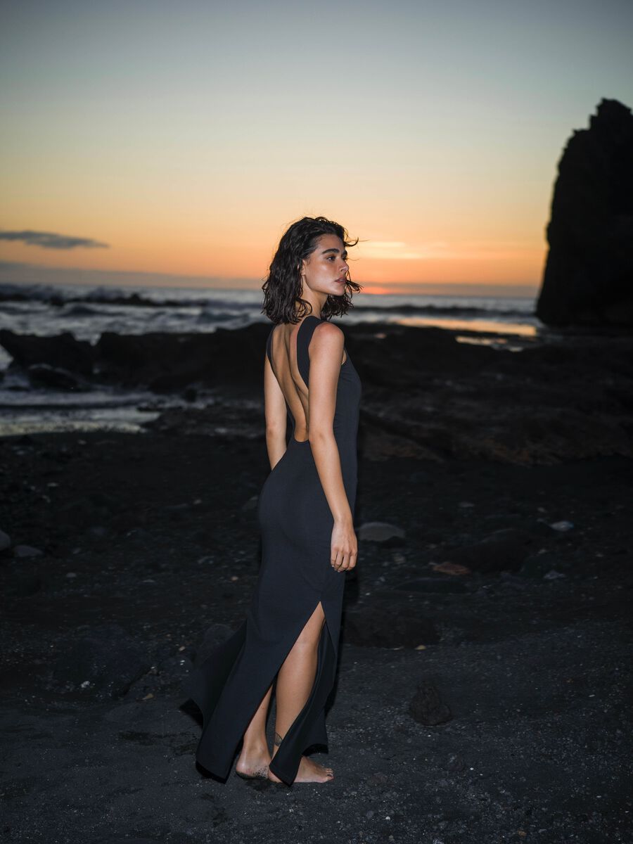 Backless Long Black Dress_2