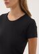 T-shirt nera a maniche corte in cotone organico elasticizzato girocollo_2