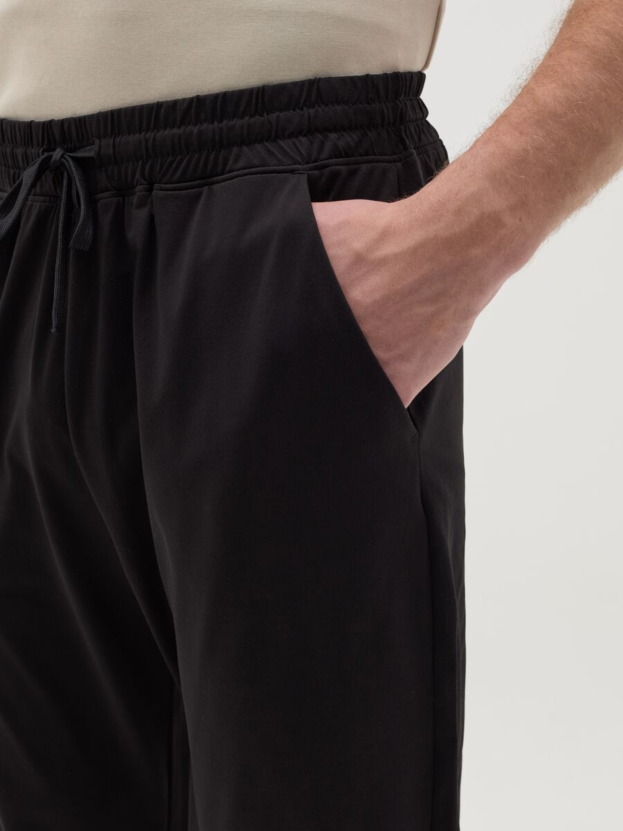 Technical fabric joggers with drawstring_3