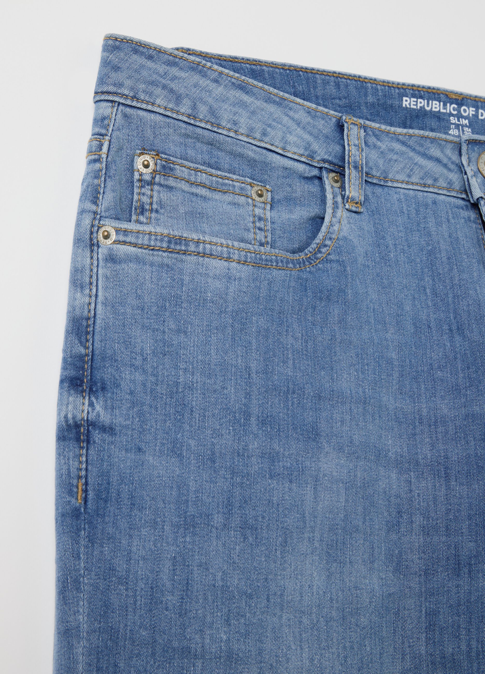 Slim-fit jeans with five pockets