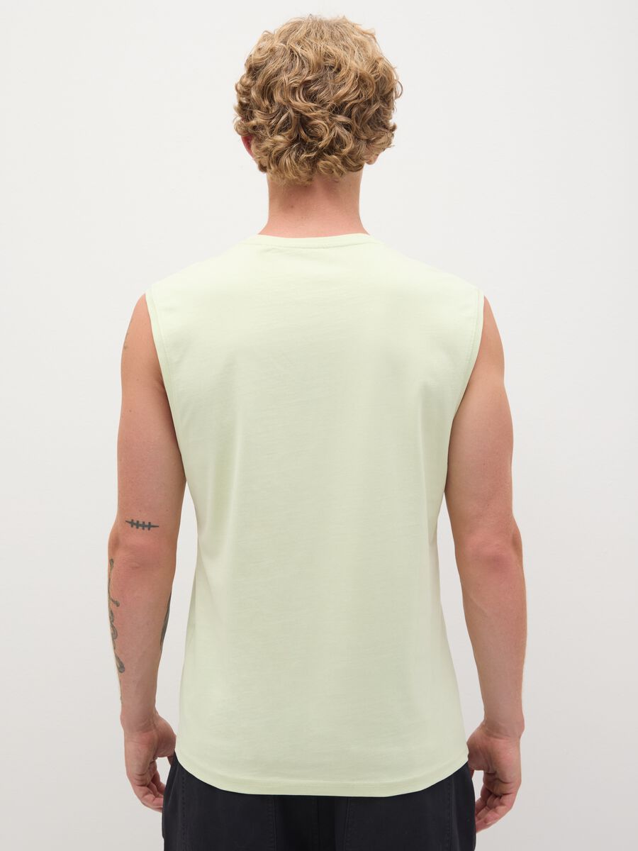 Men's green pure cotton regular fit tank top_3